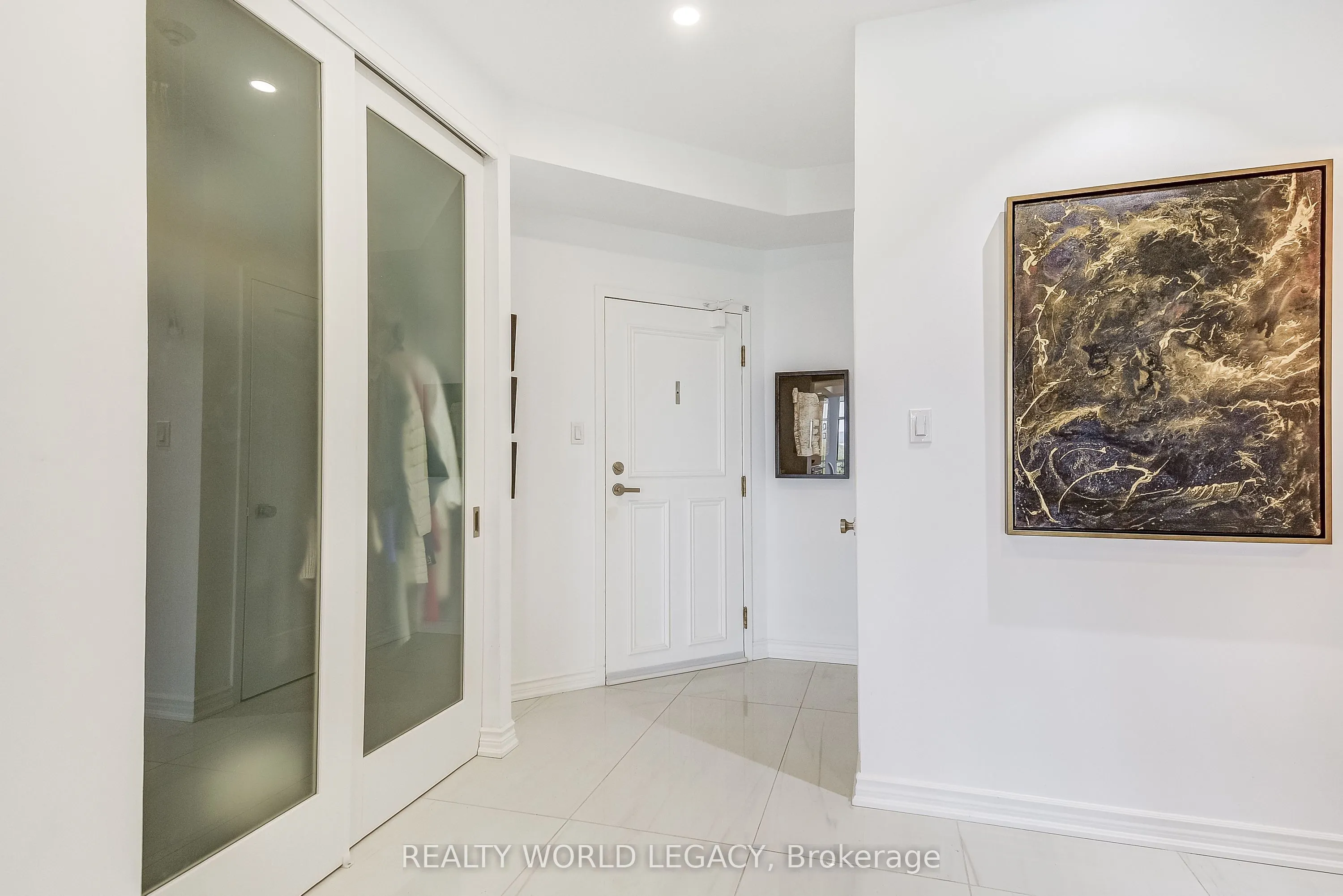 1237 North Shore Boulevard E, #906