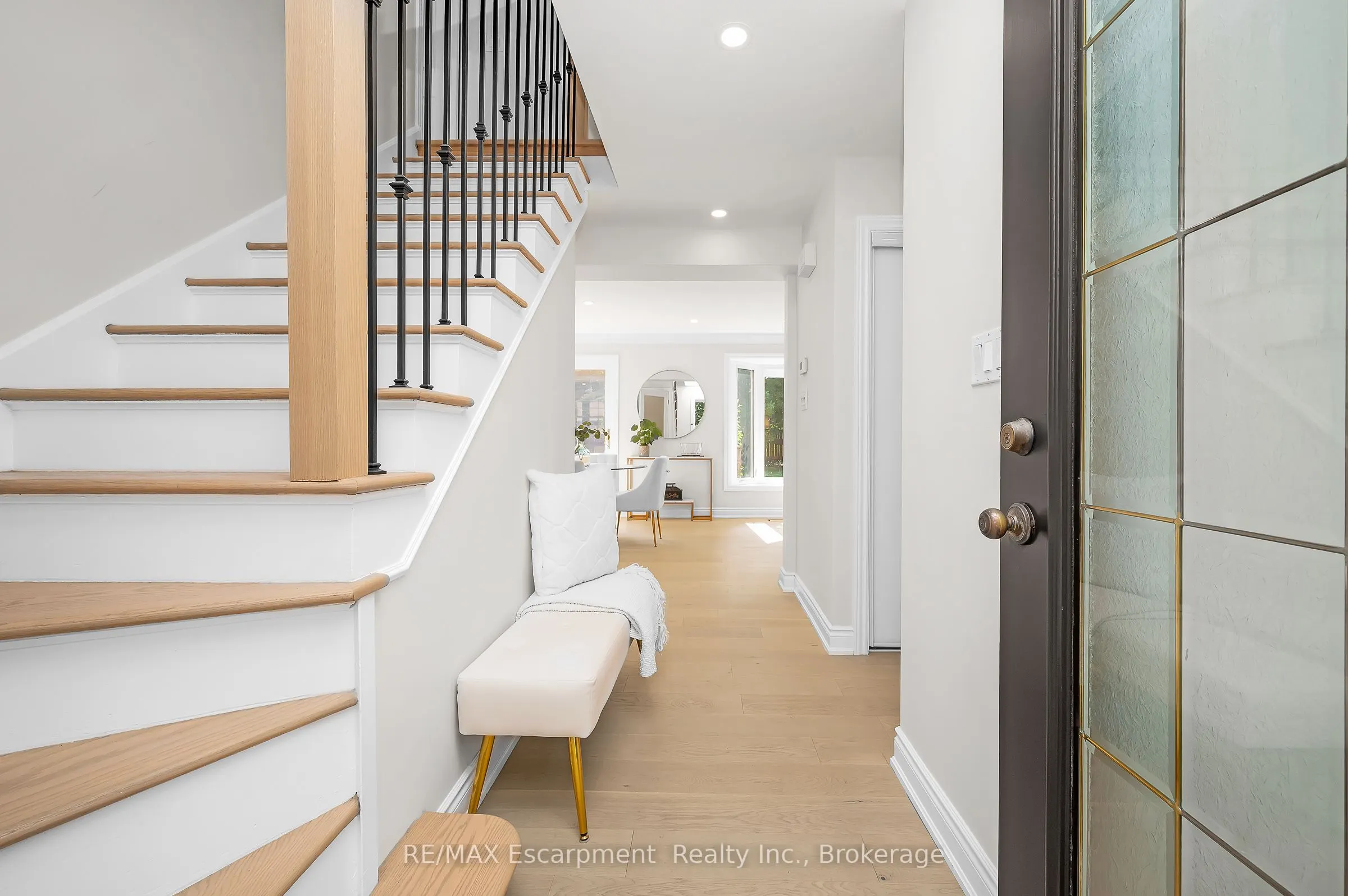 350 East Side Crescent