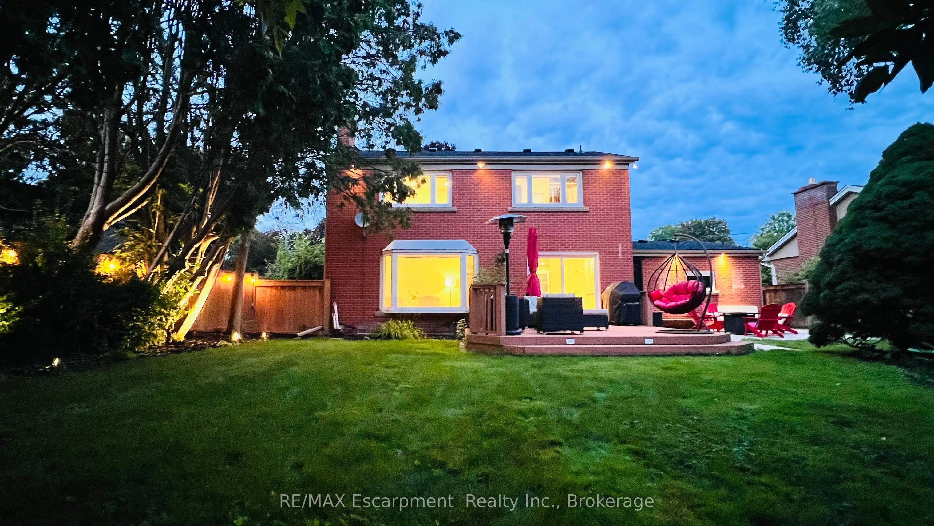 350 East Side Crescent
