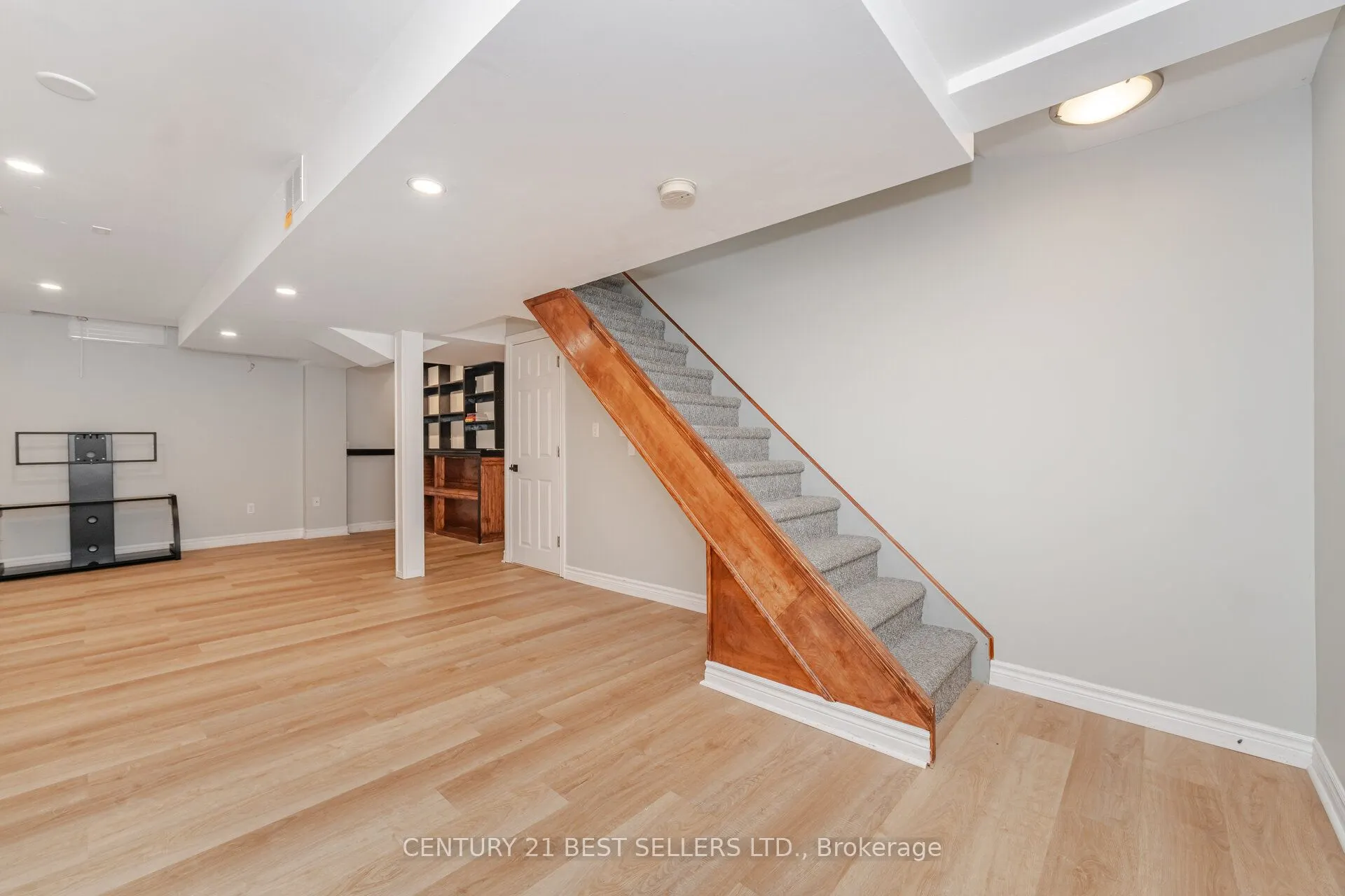 222 Andrews Trail