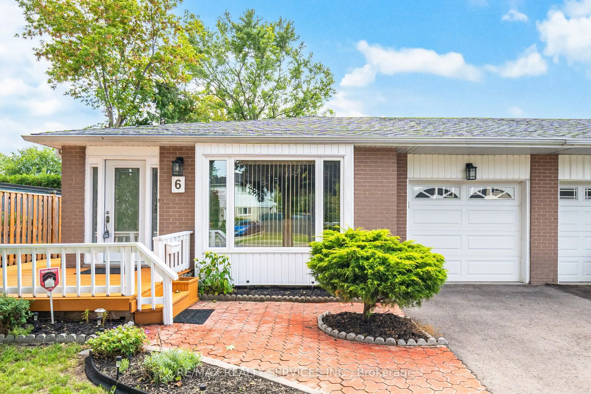 6 Glenmore Crescent