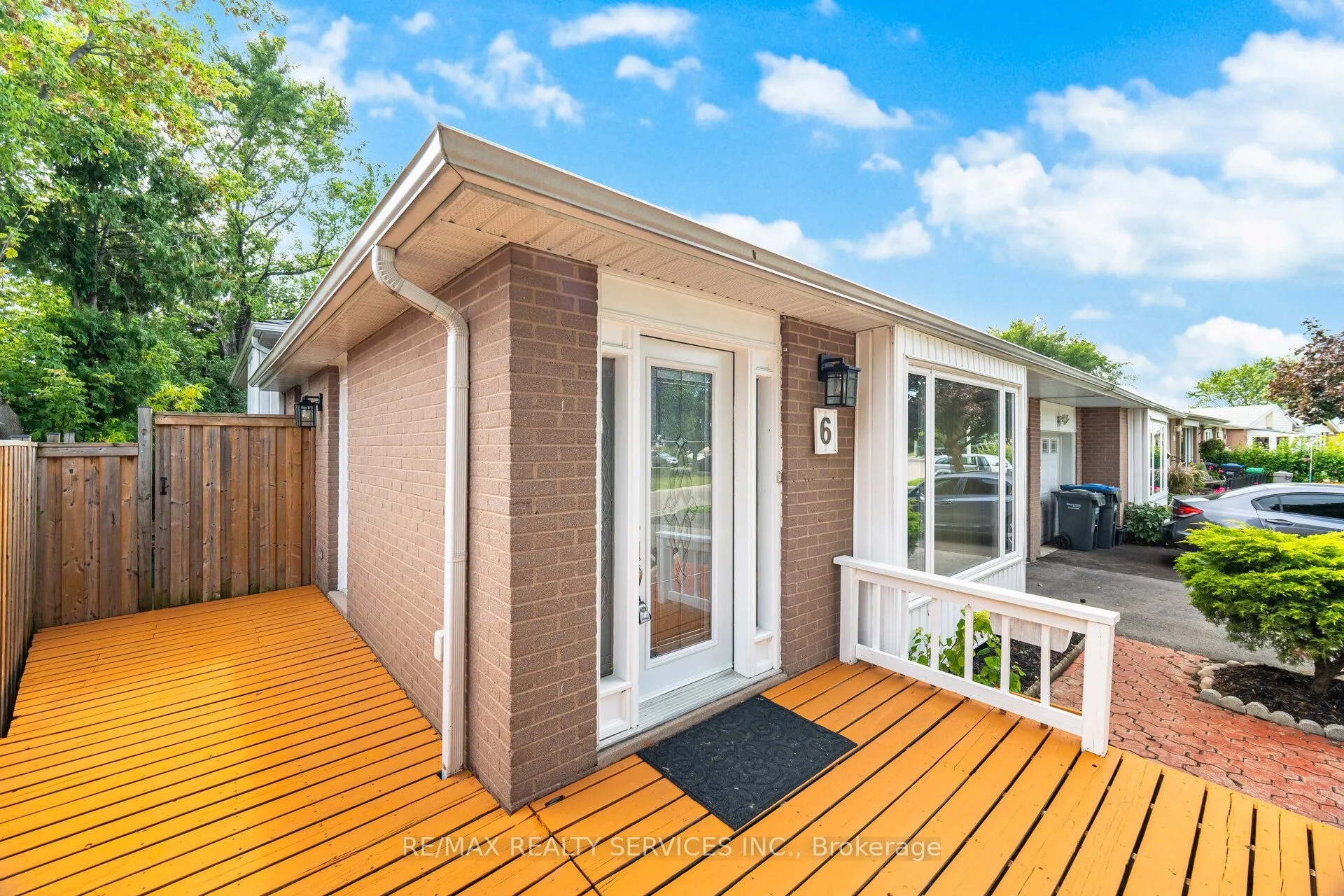 6 Glenmore Crescent