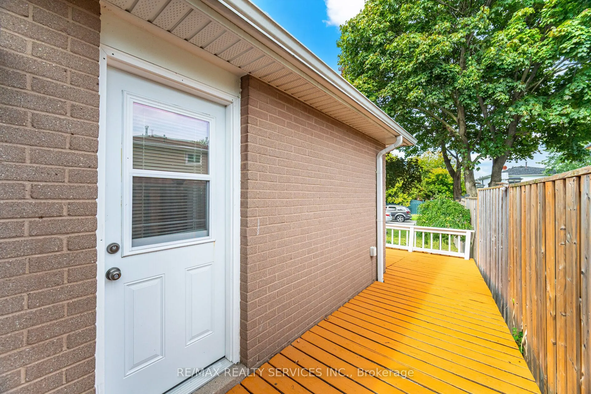 6 Glenmore Crescent