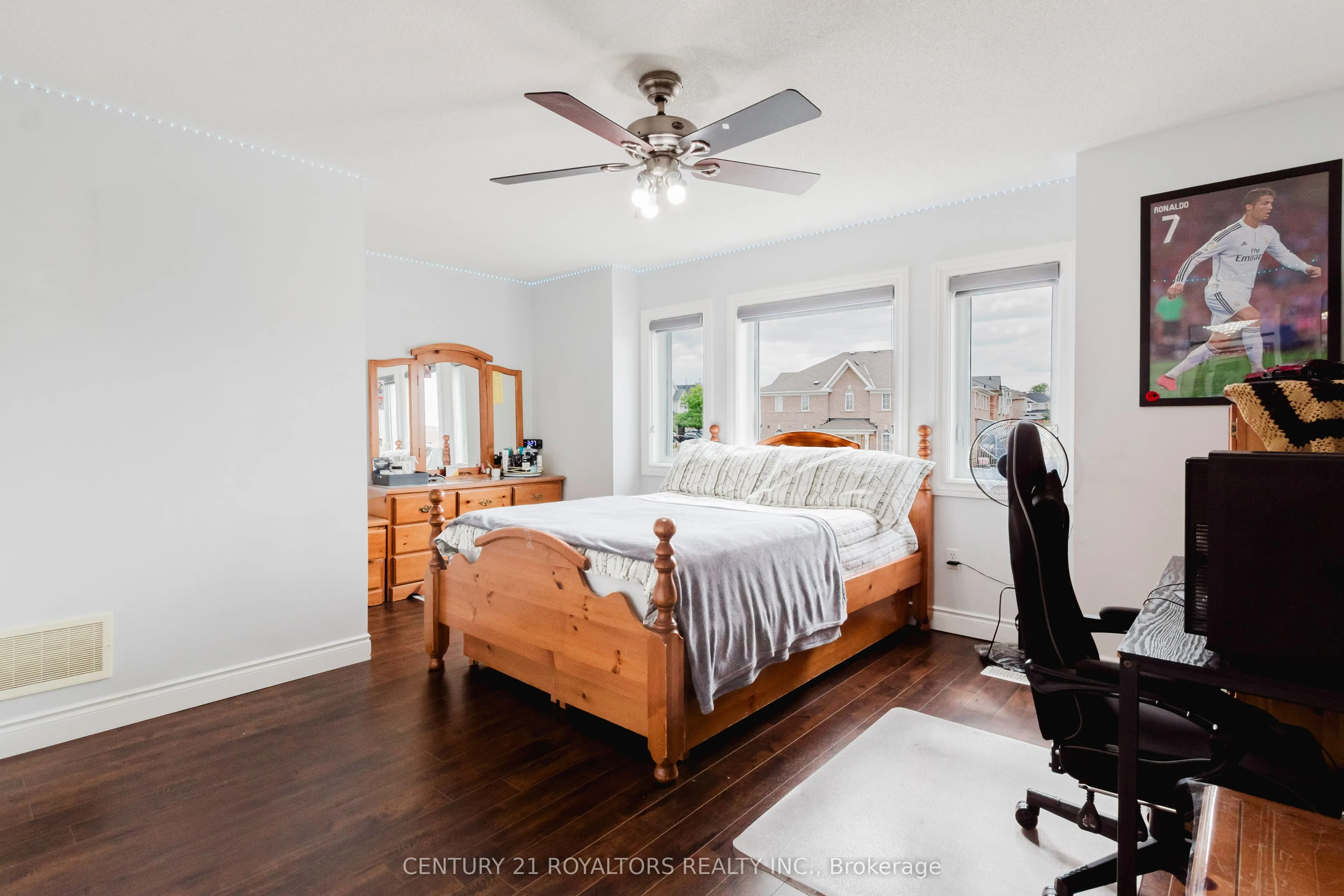 19 OXTAIL Lane