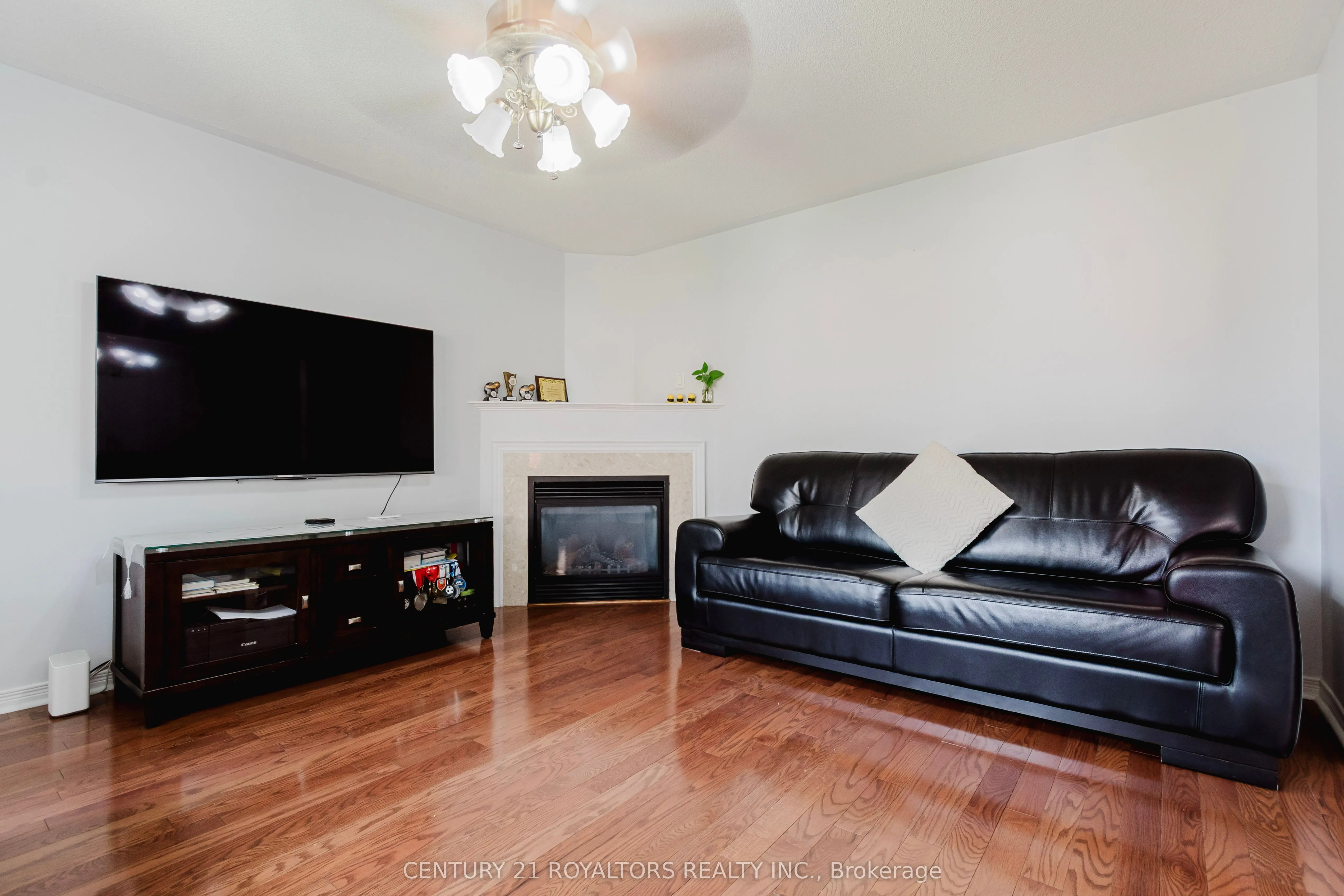 19 OXTAIL Lane