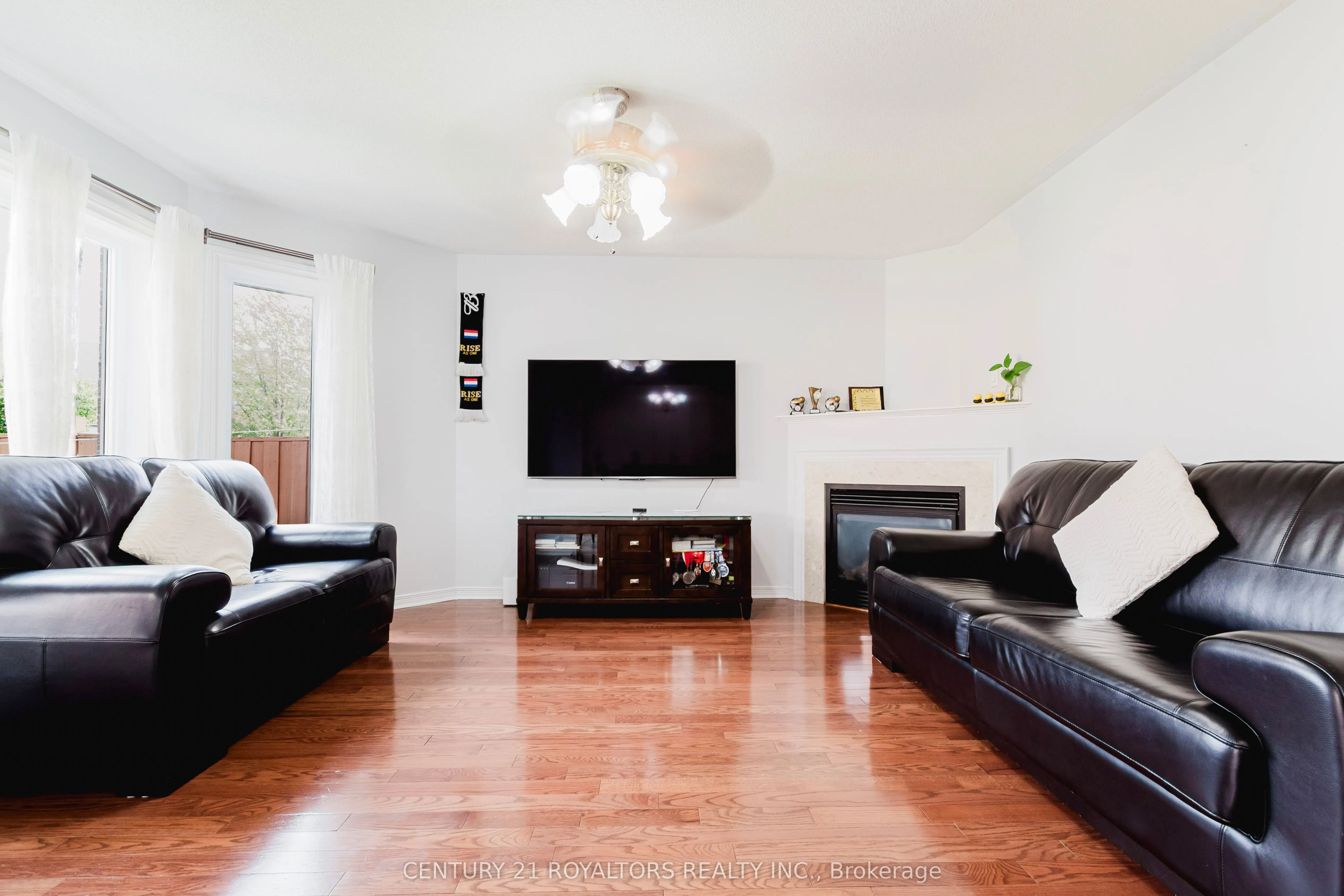 19 OXTAIL Lane
