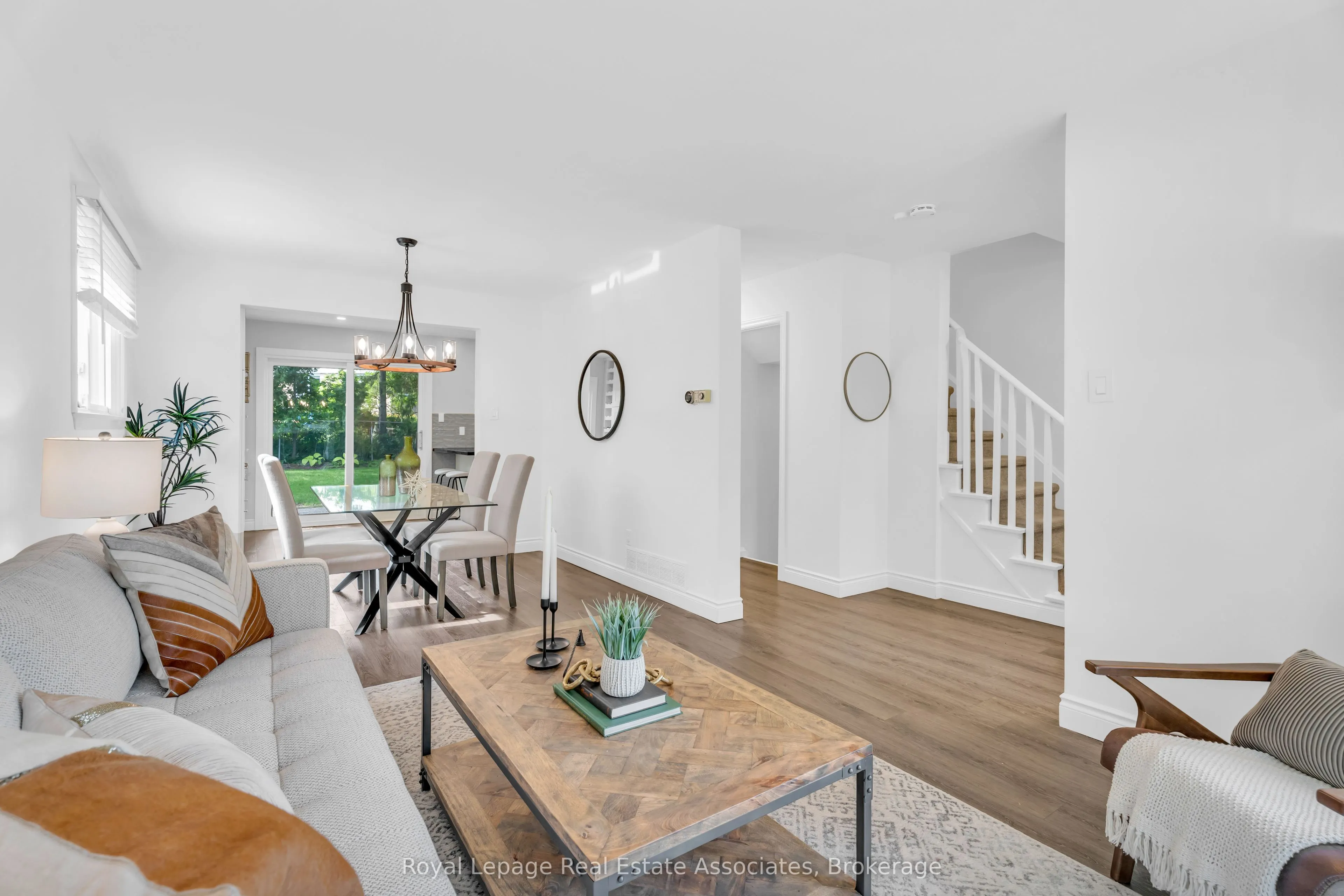 1274 Richards Crescent