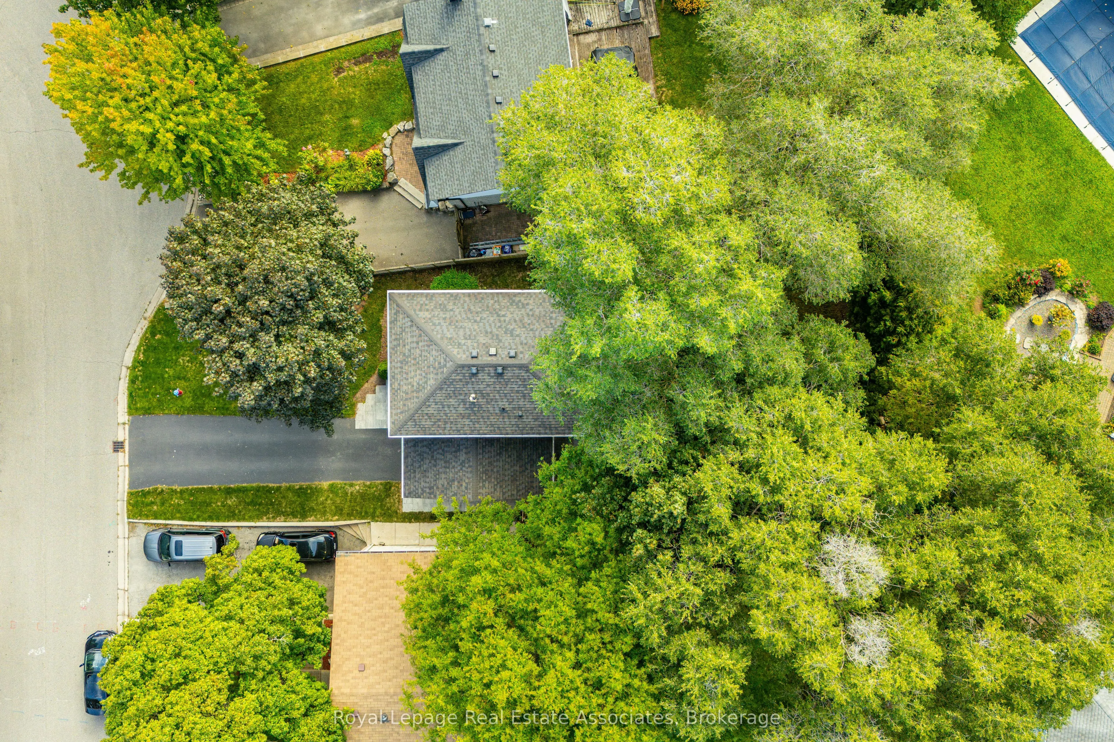 1274 Richards Crescent