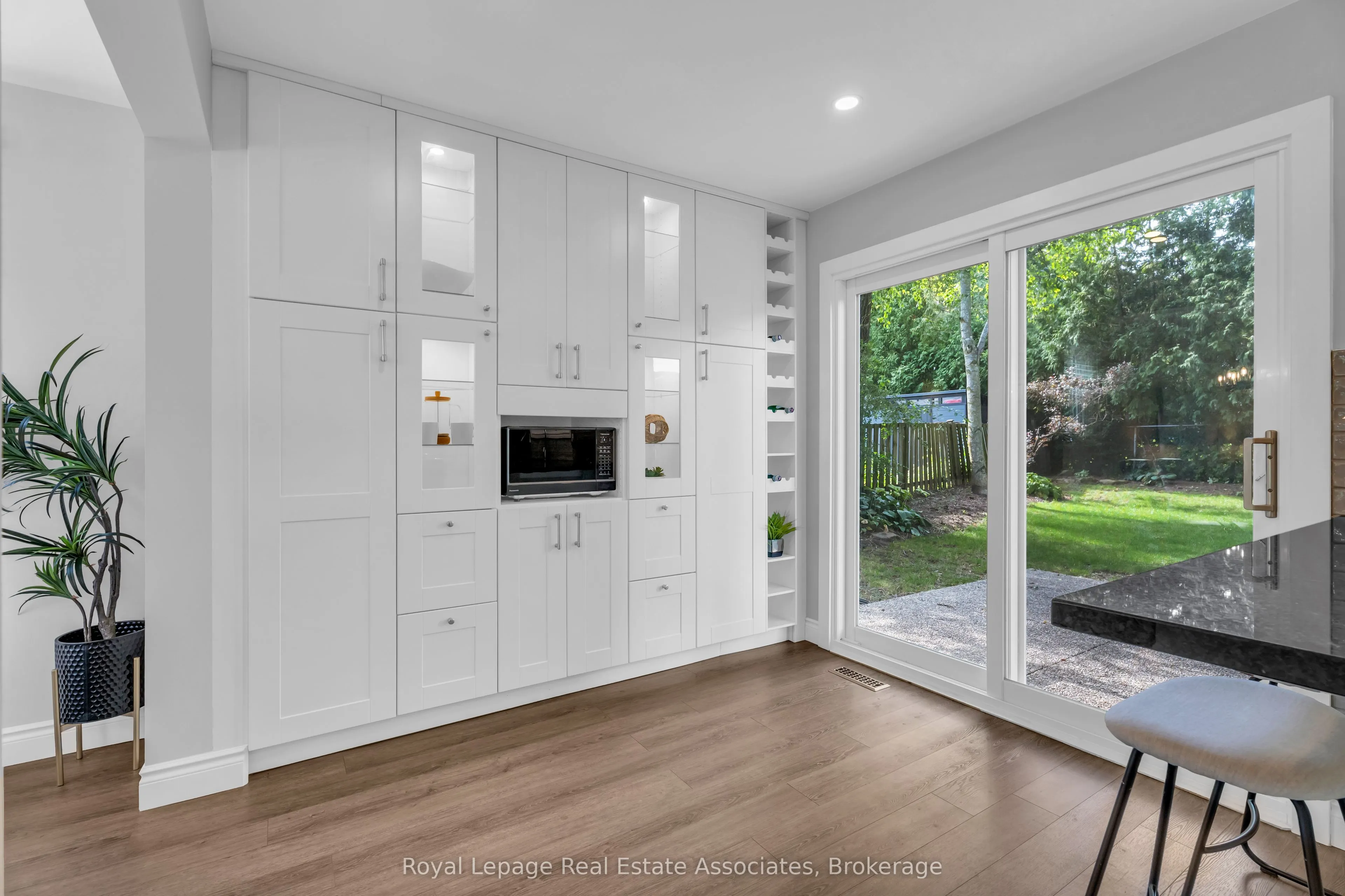 1274 Richards Crescent