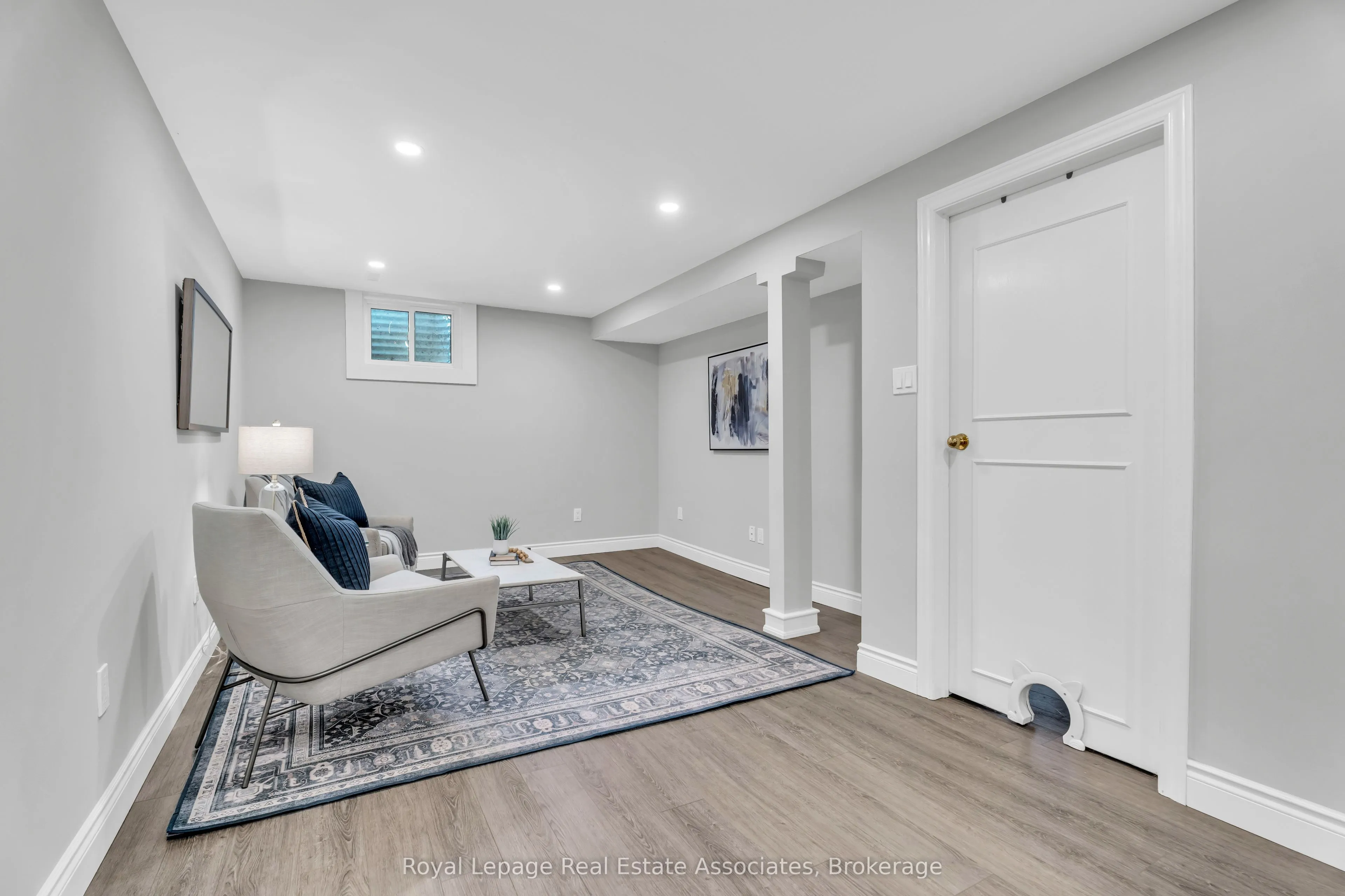 1274 Richards Crescent