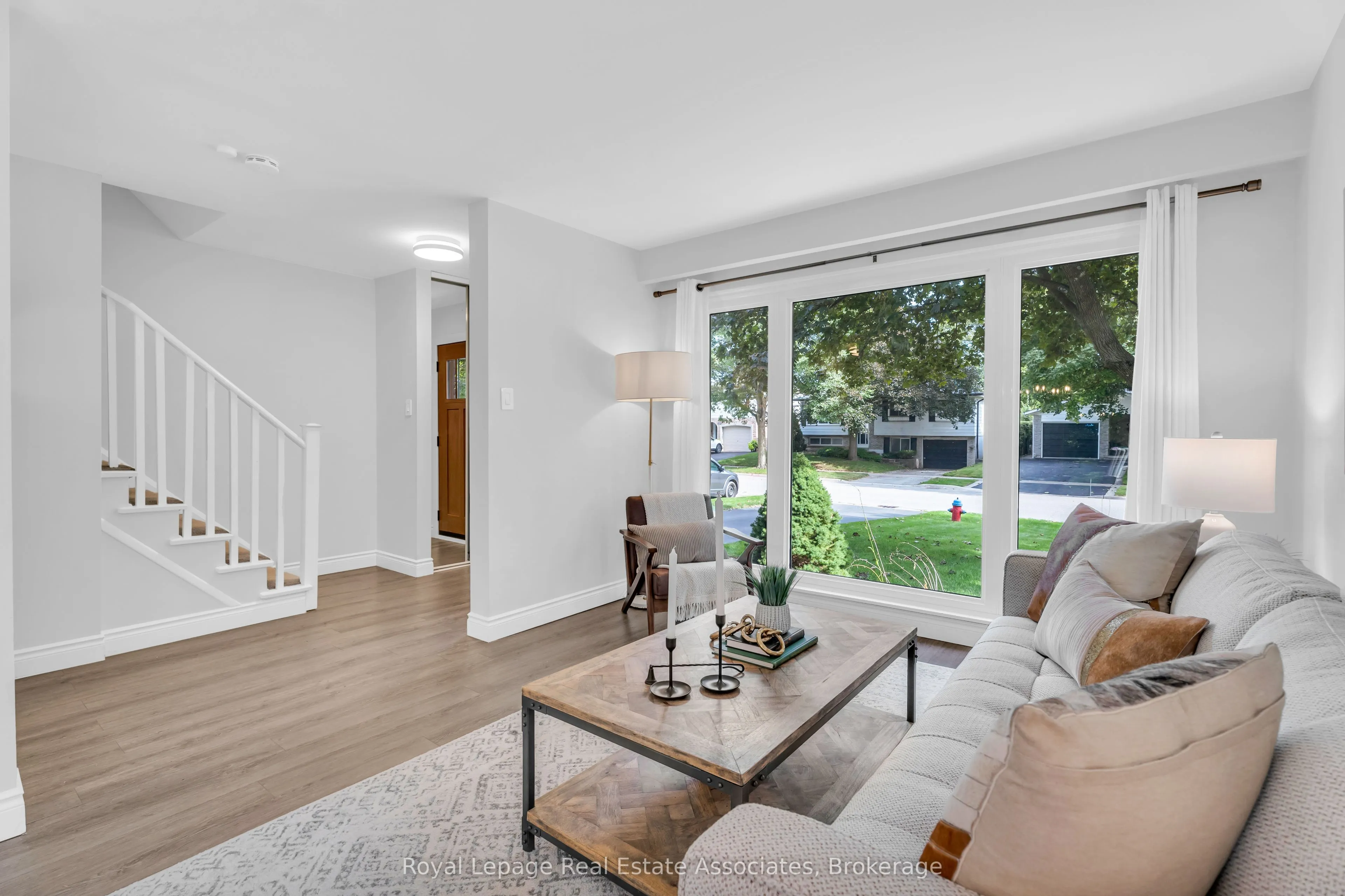 1274 Richards Crescent