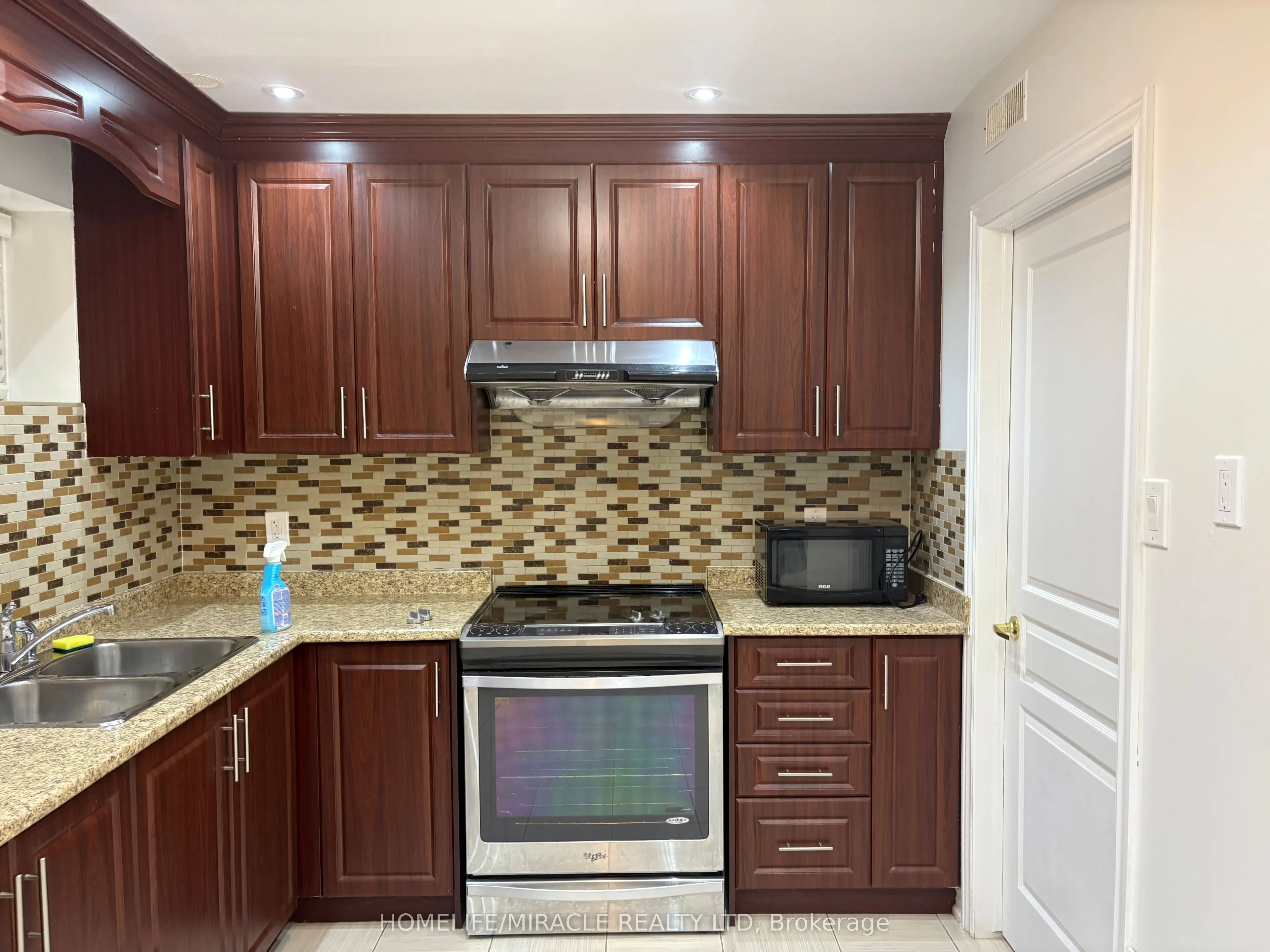93 Thornbush Boulevard