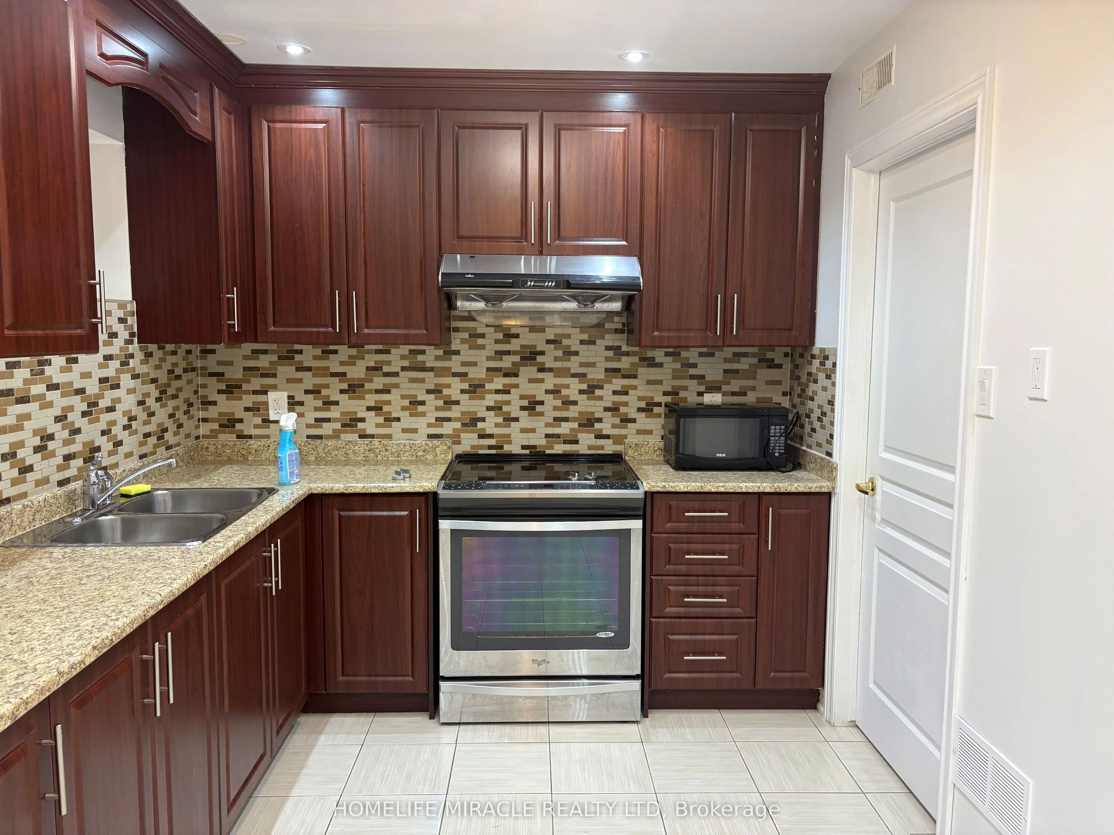93 Thornbush Boulevard