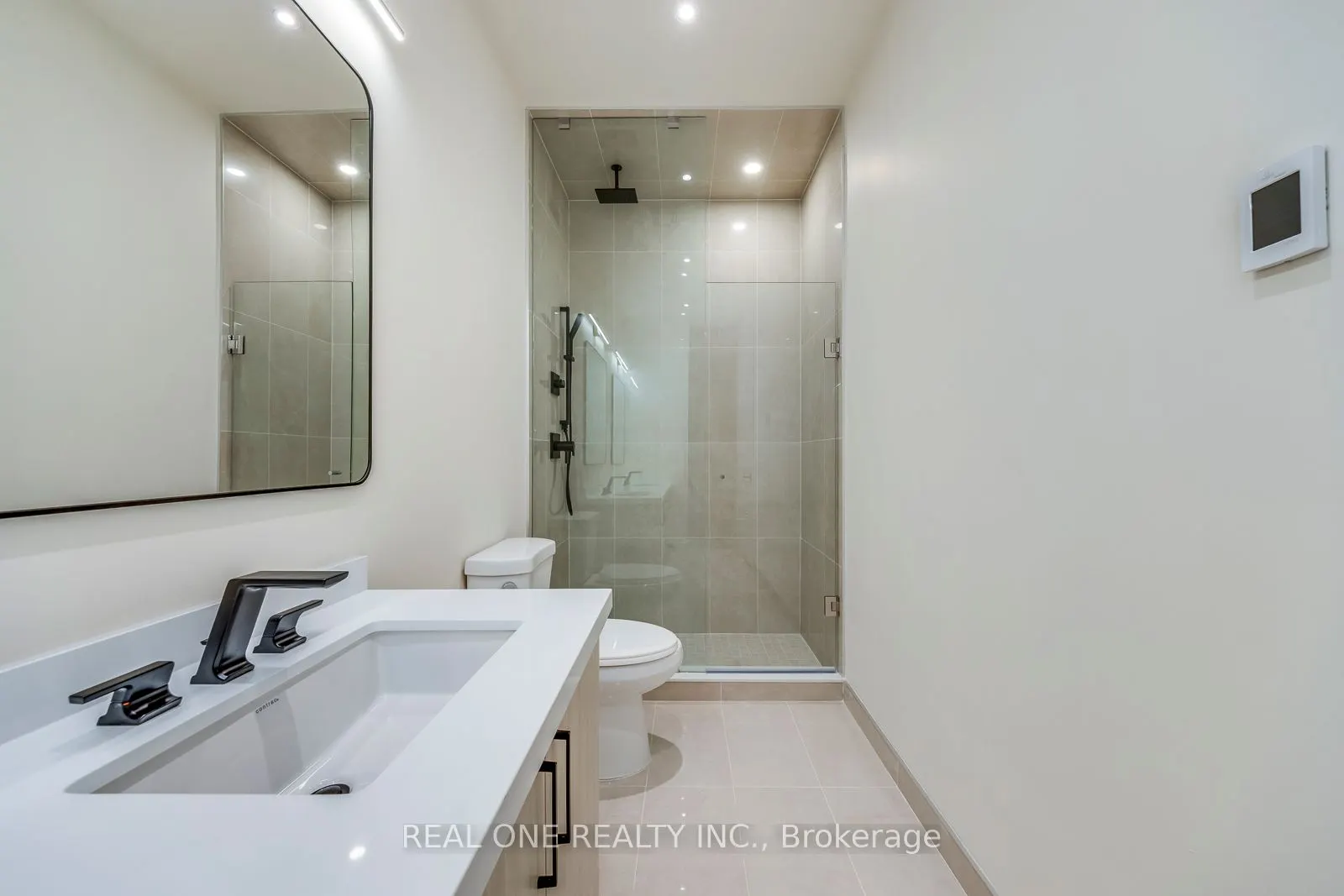 509 Dundas Street W, #815