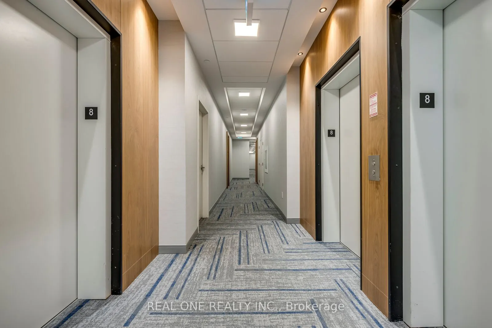 509 Dundas Street W, #815