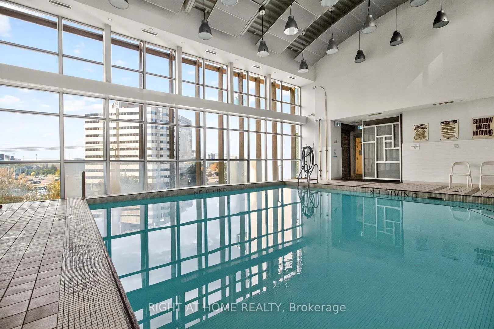 220 Burnhamthorpe Road W, #717