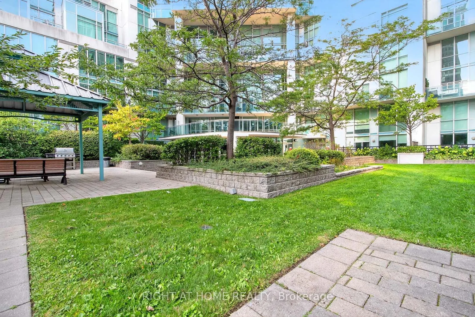 220 Burnhamthorpe Road W, #717
