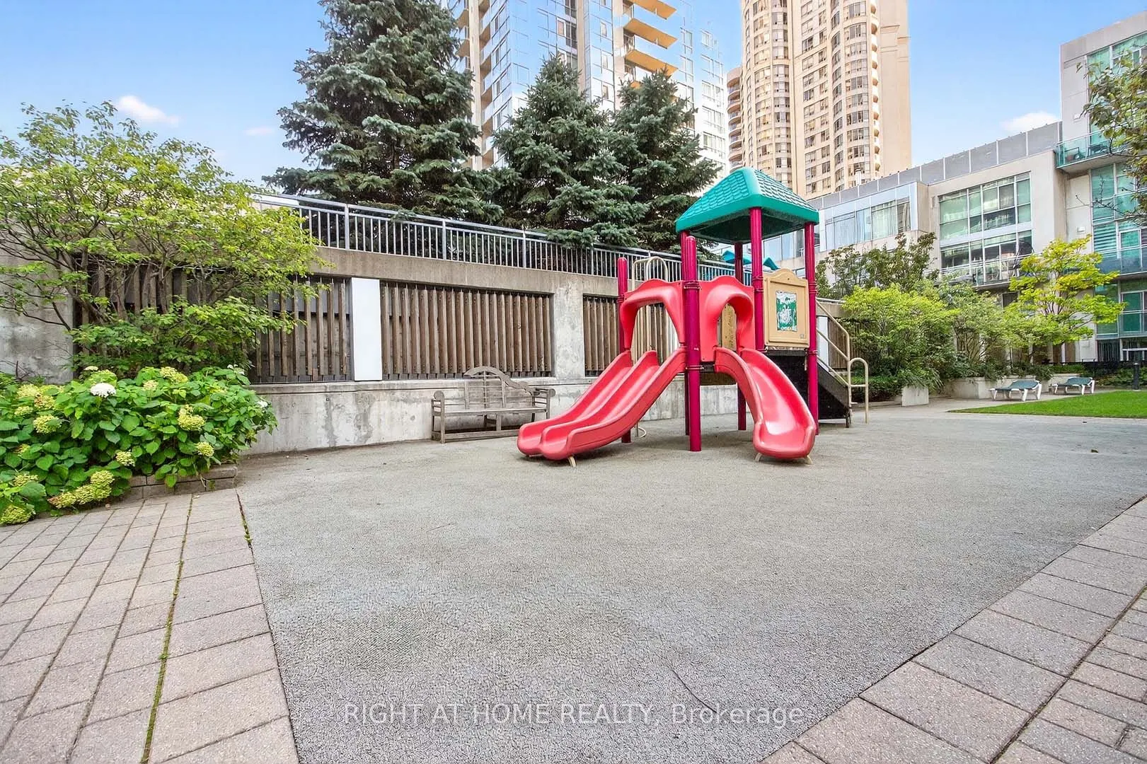 220 Burnhamthorpe Road W, #717