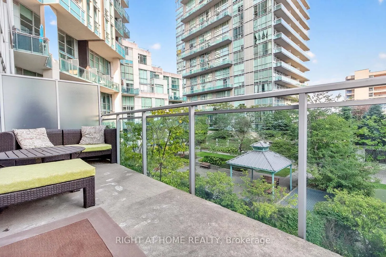220 Burnhamthorpe Road W, #717