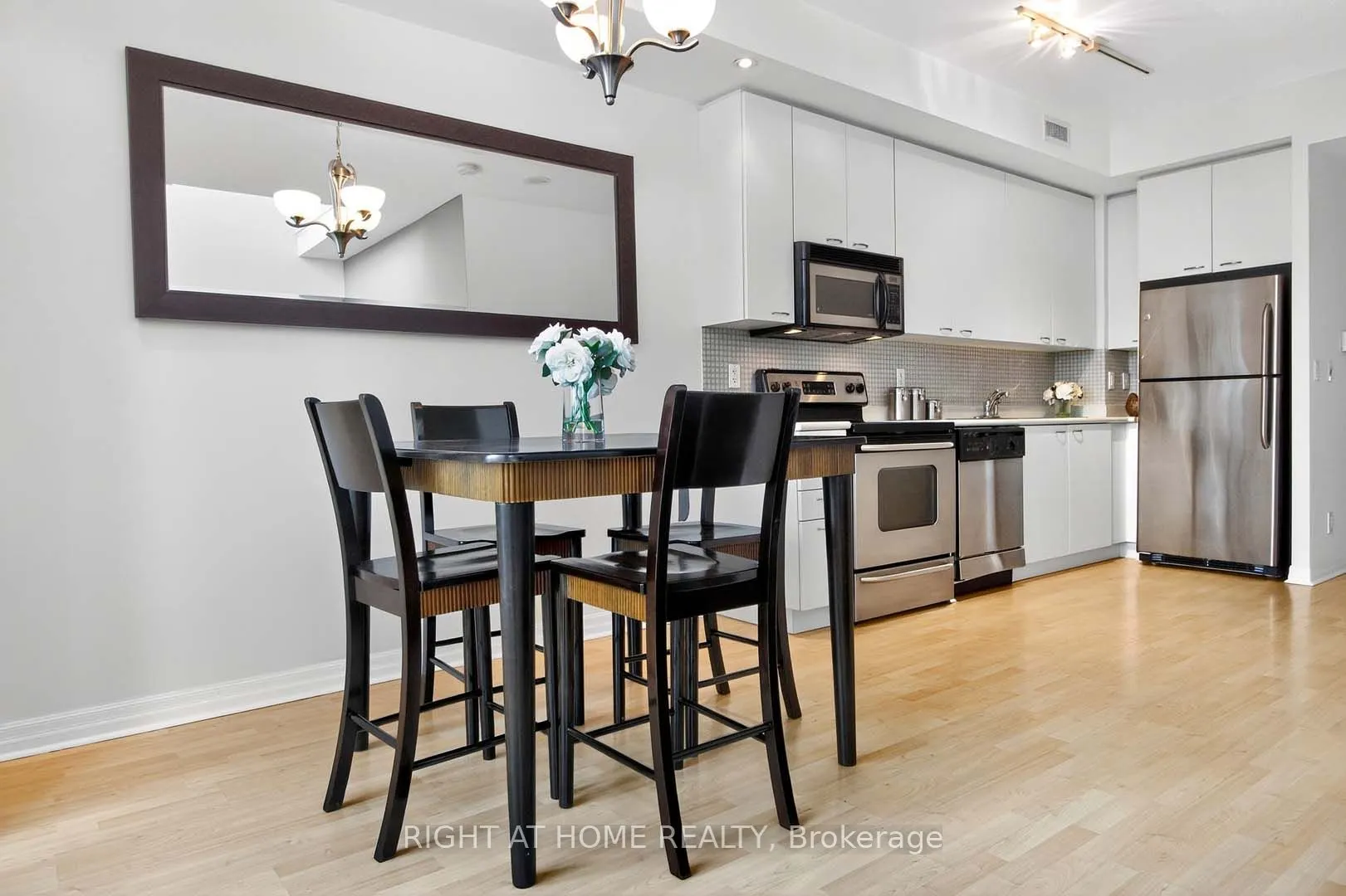 220 Burnhamthorpe Road W, #717