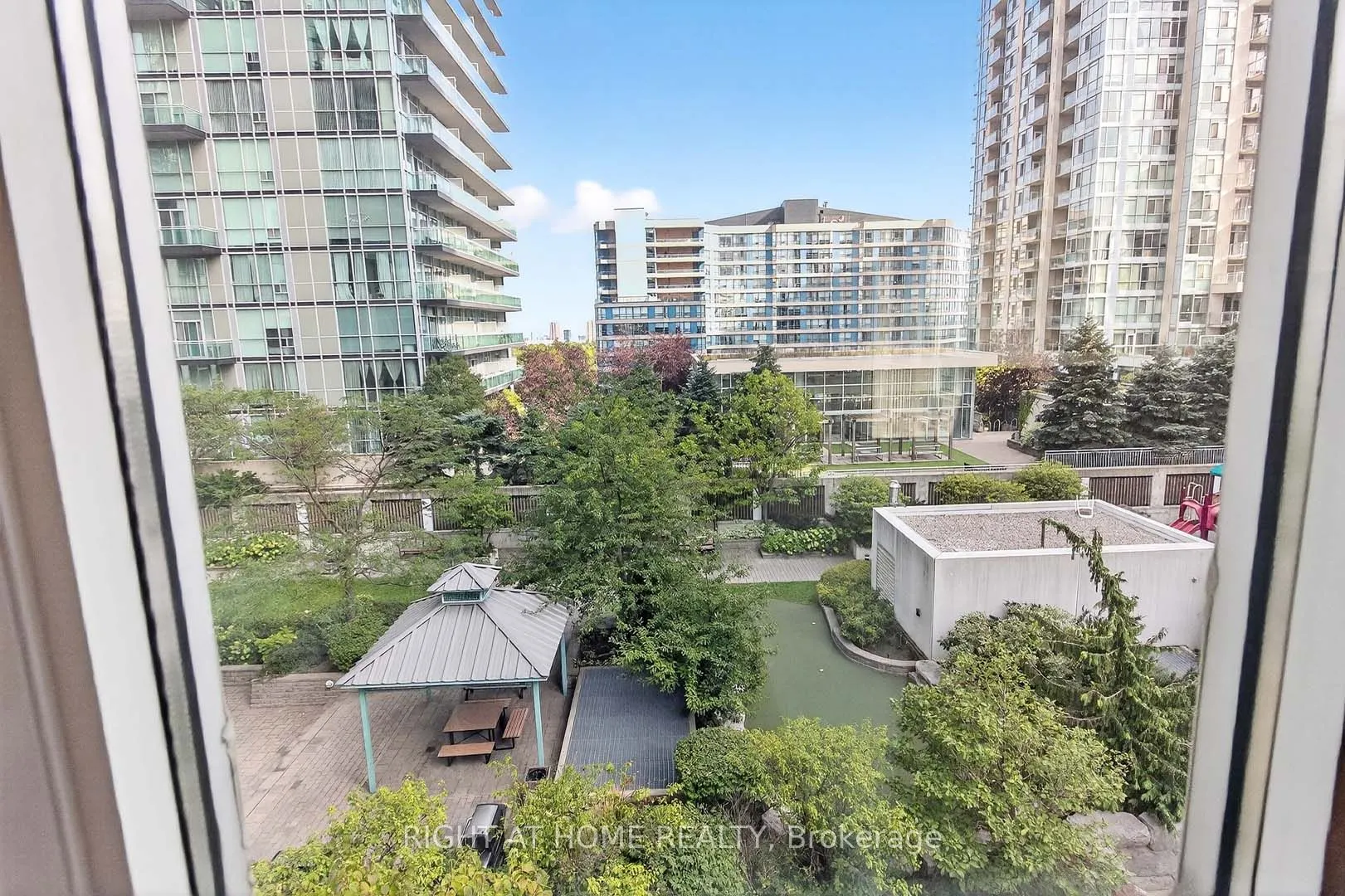 220 Burnhamthorpe Road W, #717