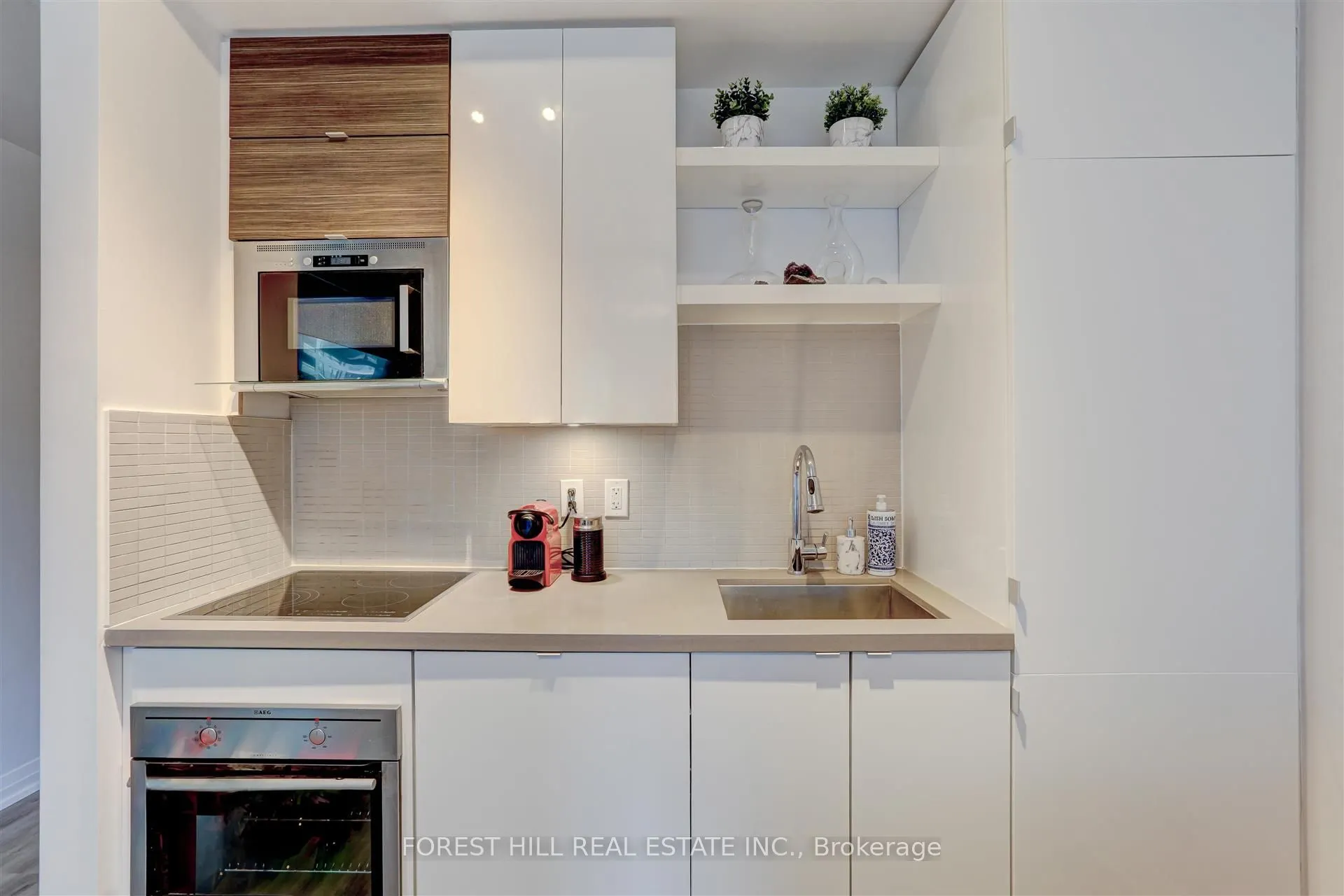 60 Annie Craig Drive, #614