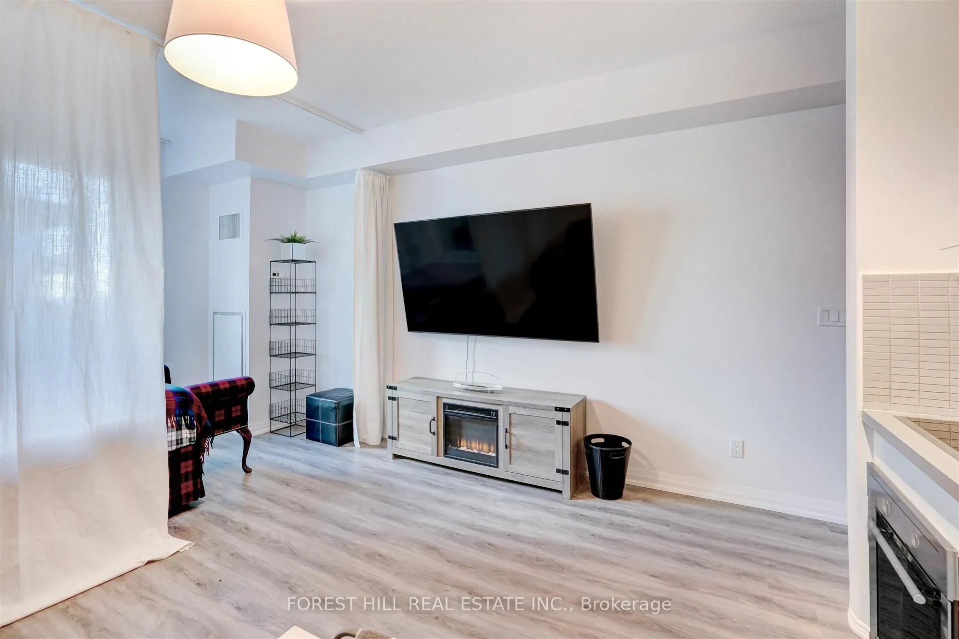 60 Annie Craig Drive, #614