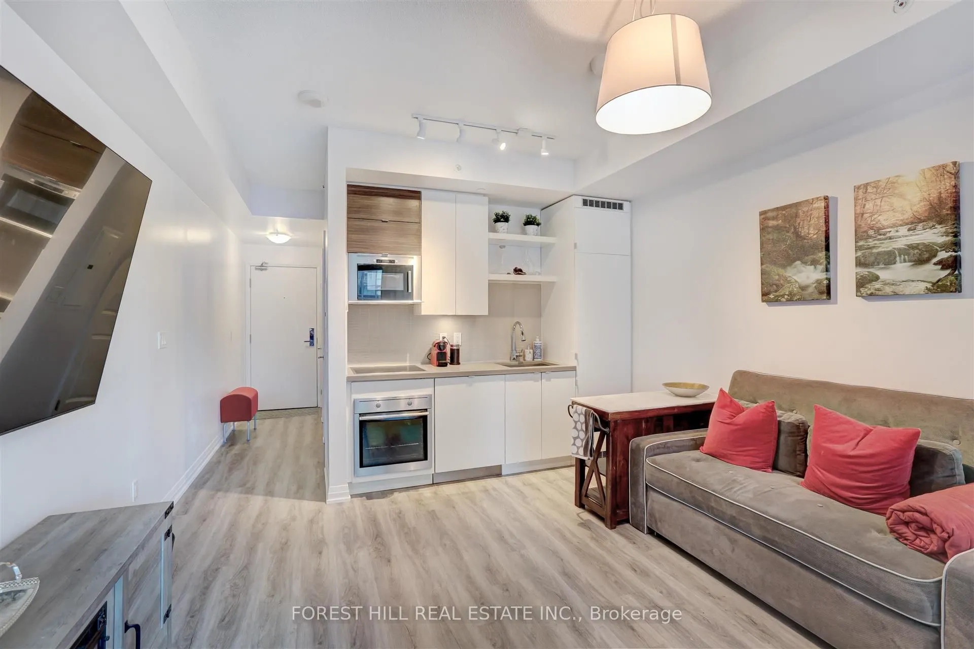 60 Annie Craig Drive, #614