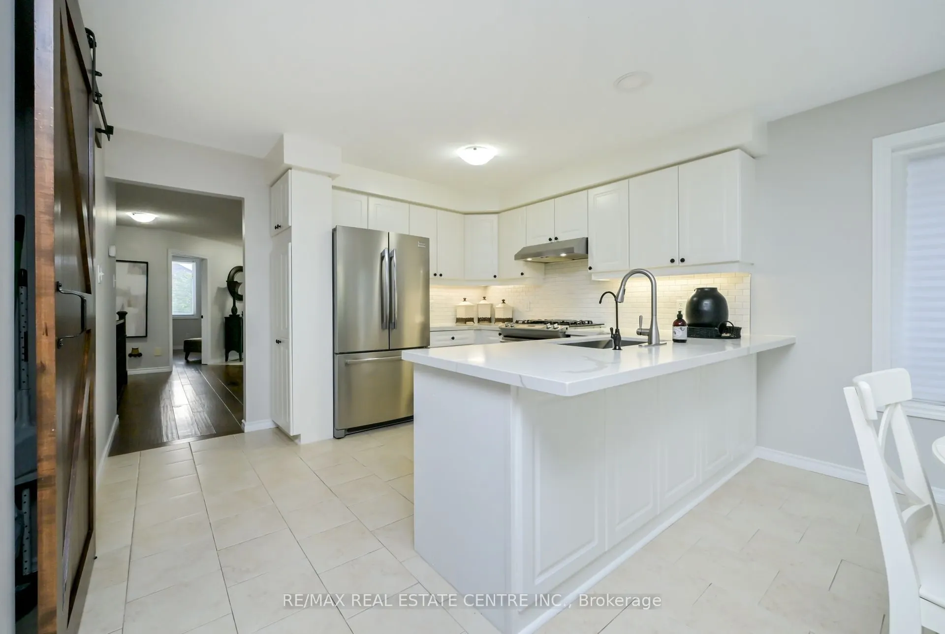 96 Lauchlin Crescent