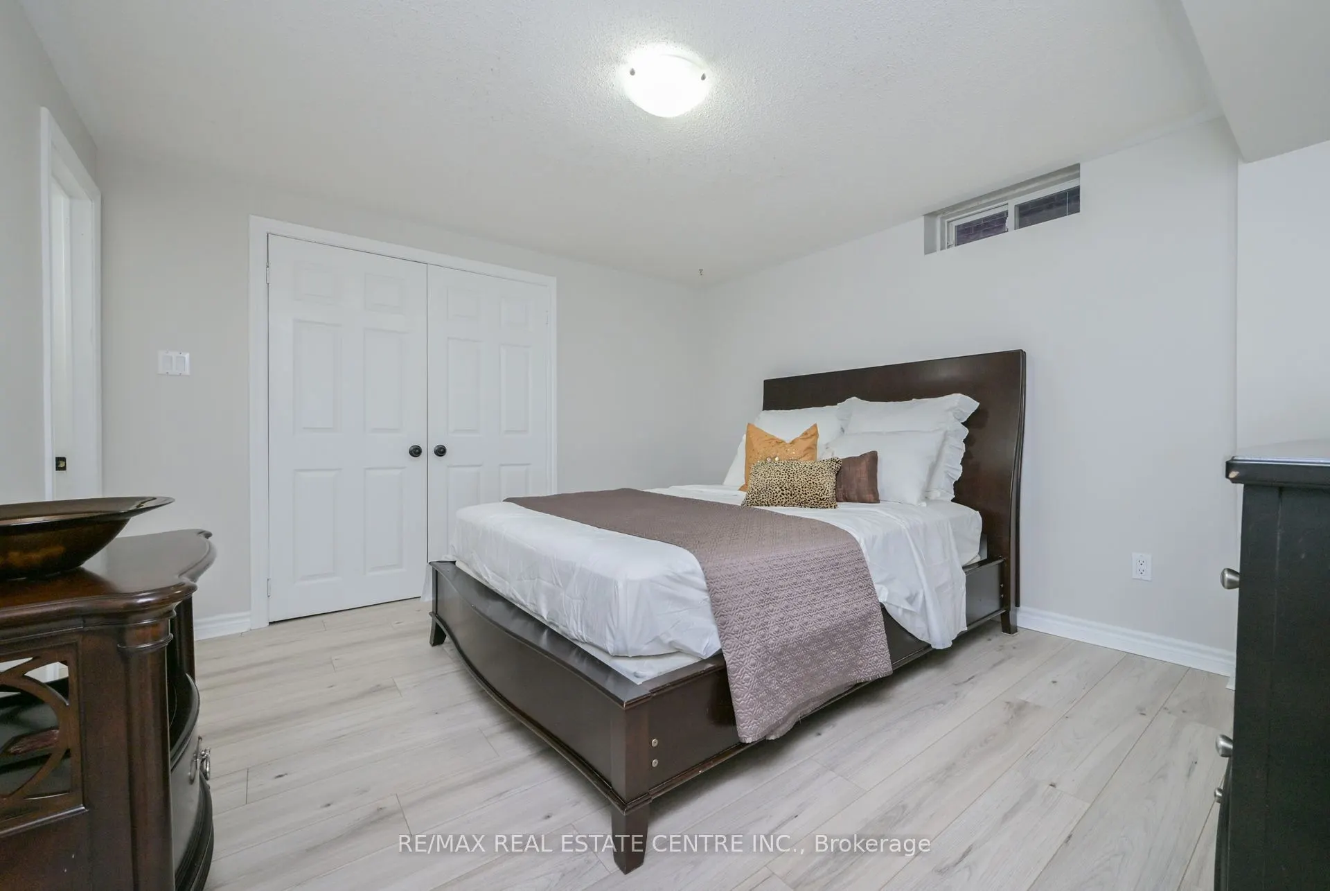 96 Lauchlin Crescent