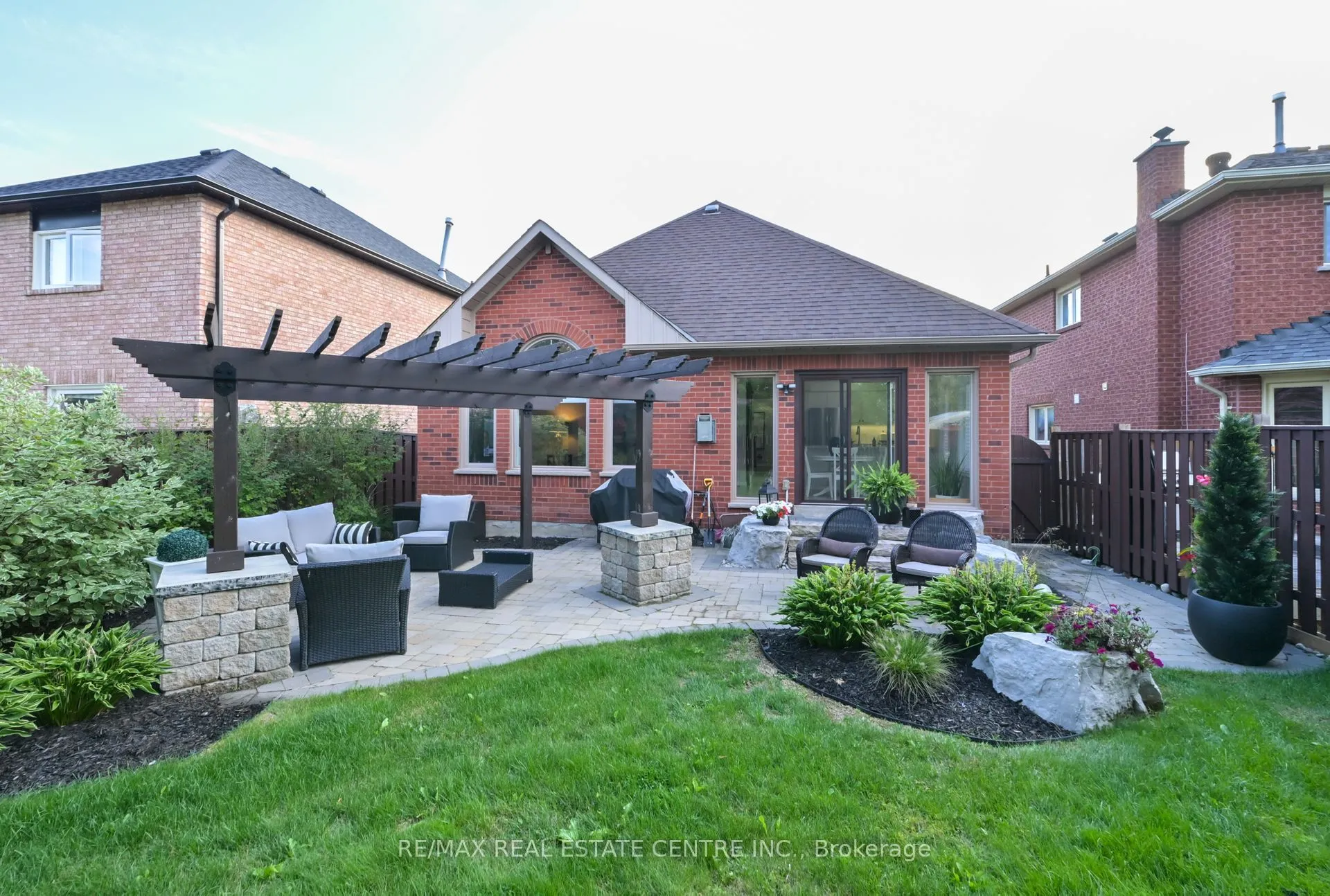 96 Lauchlin Crescent