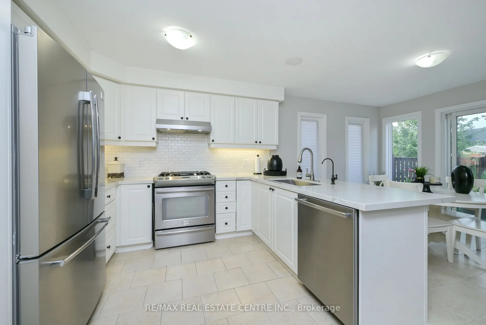 96 Lauchlin Crescent