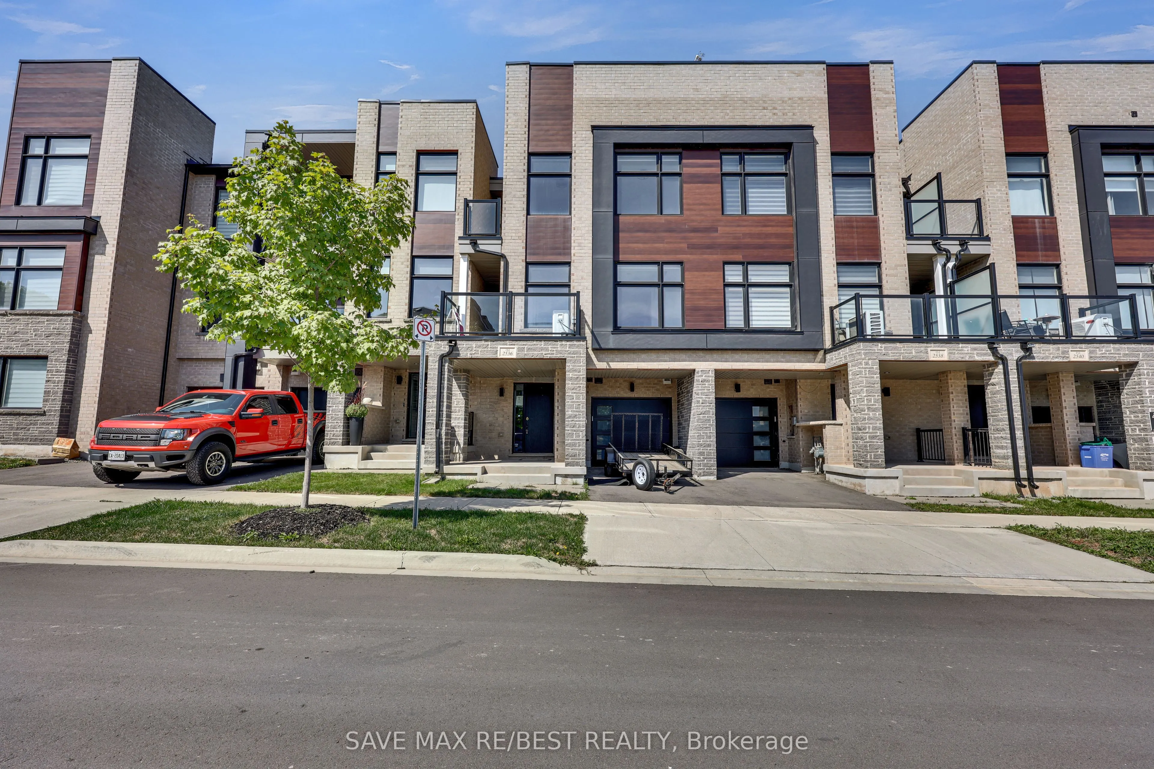 2536 Littlefield Crescent