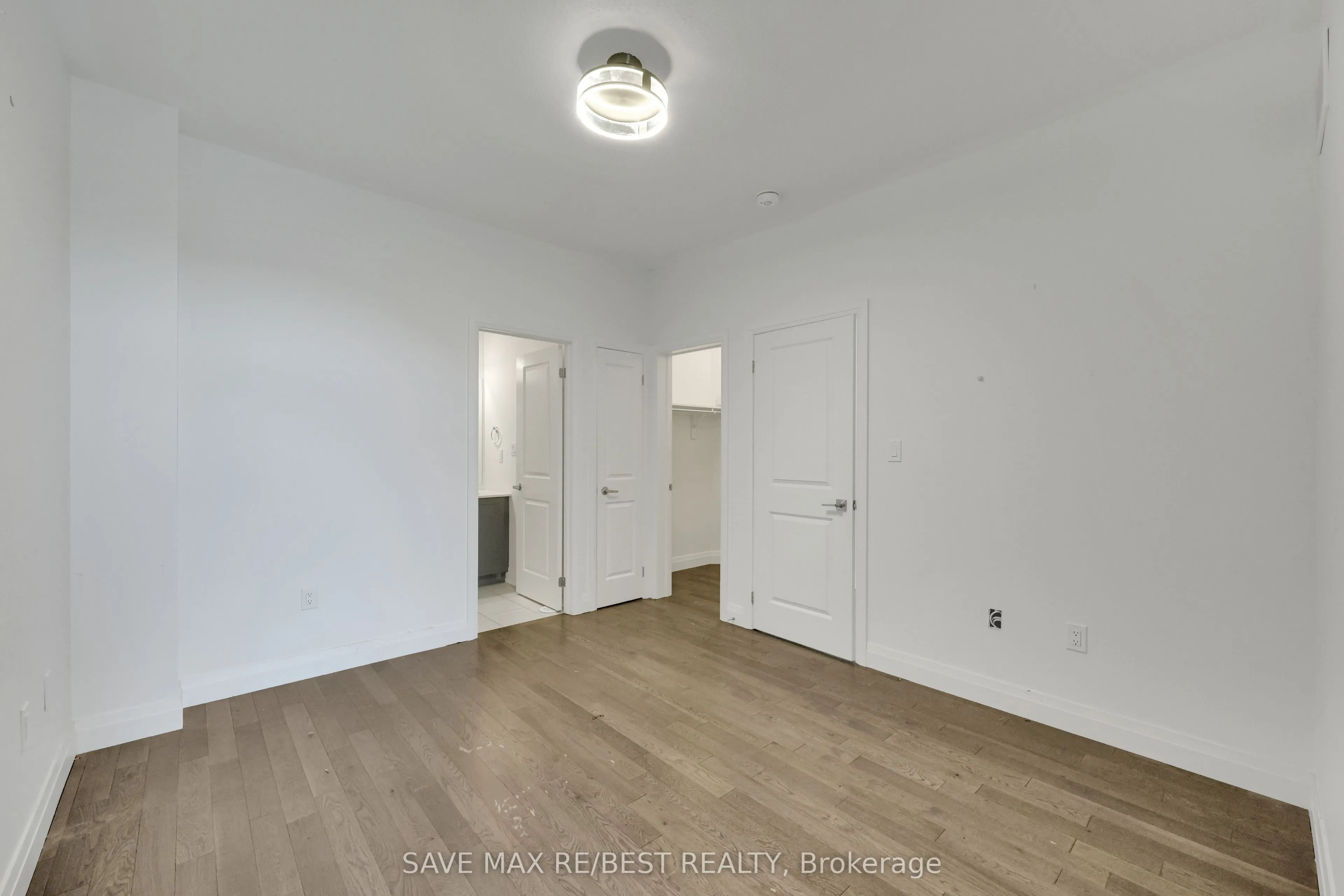 2536 Littlefield Crescent