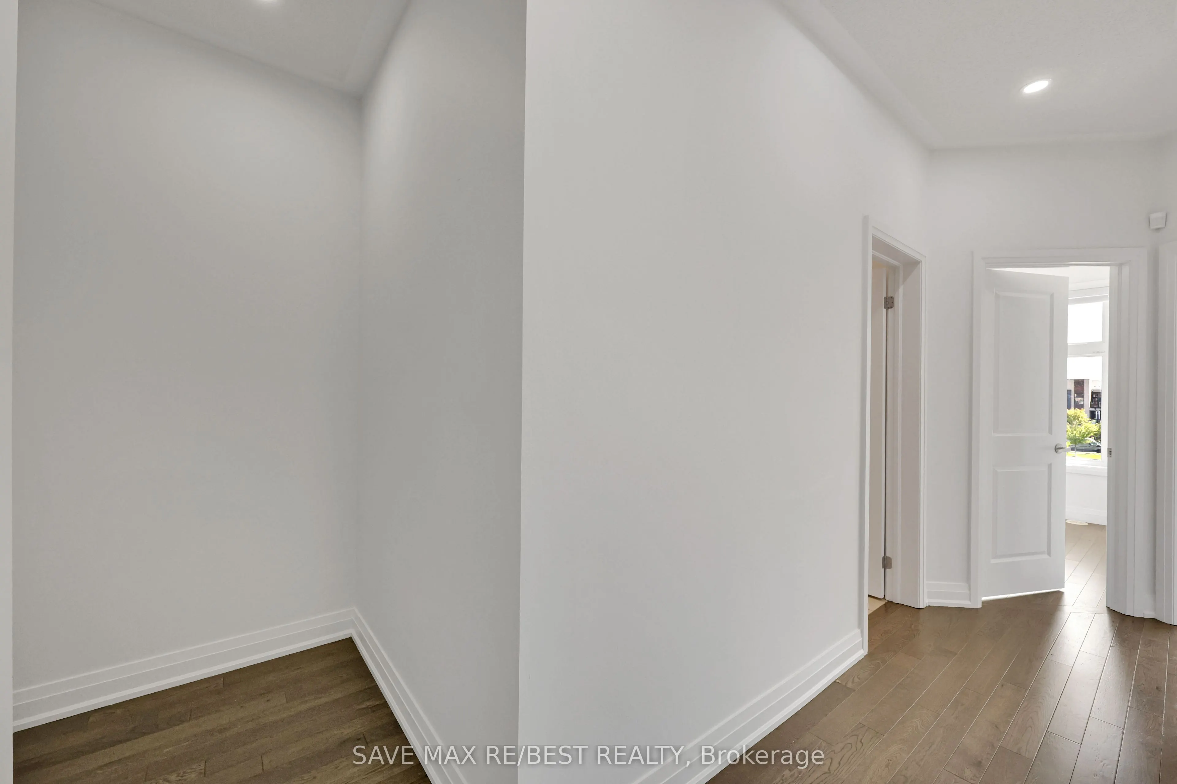 2536 Littlefield Crescent