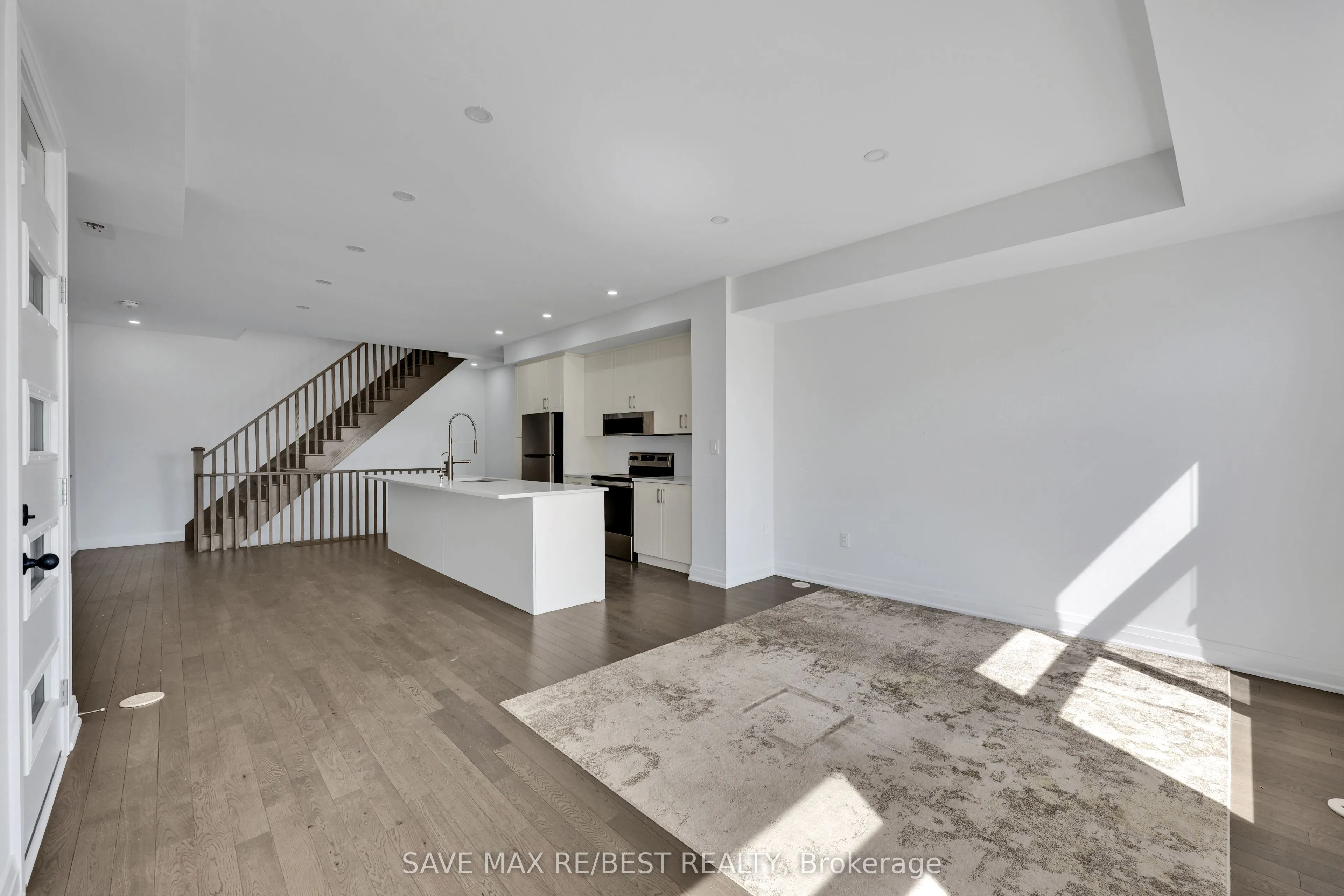 2536 Littlefield Crescent