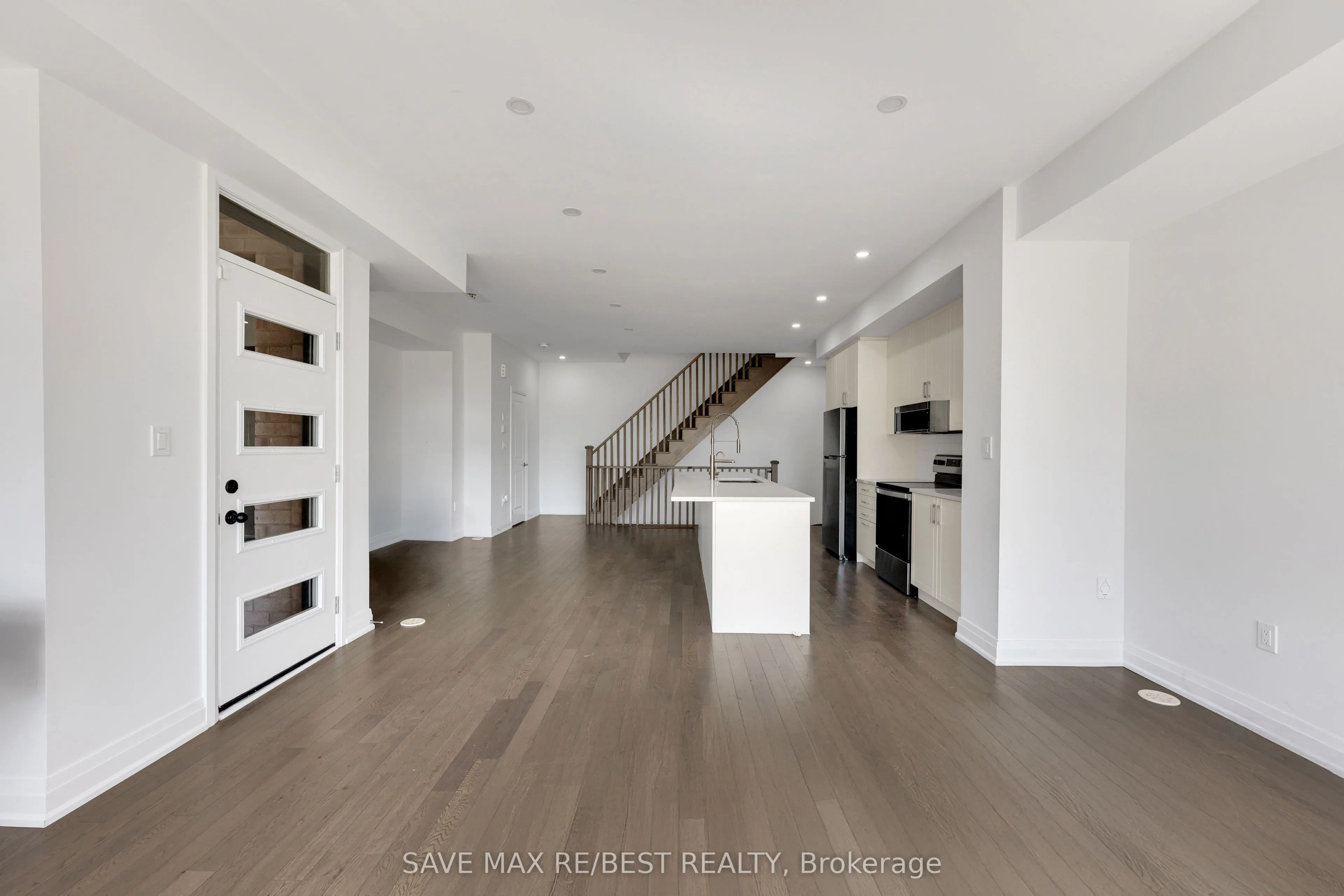 2536 Littlefield Crescent