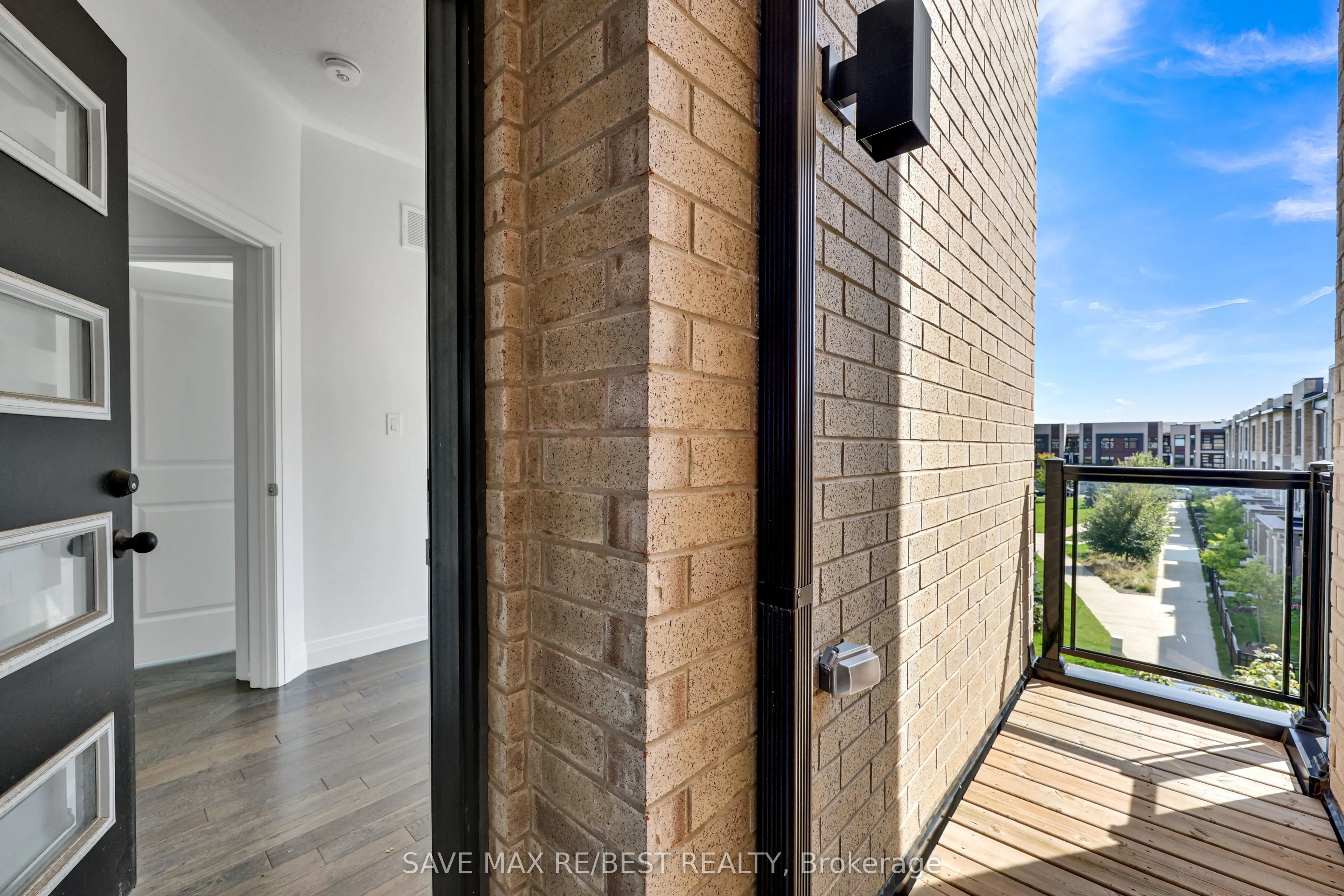 2536 Littlefield Crescent