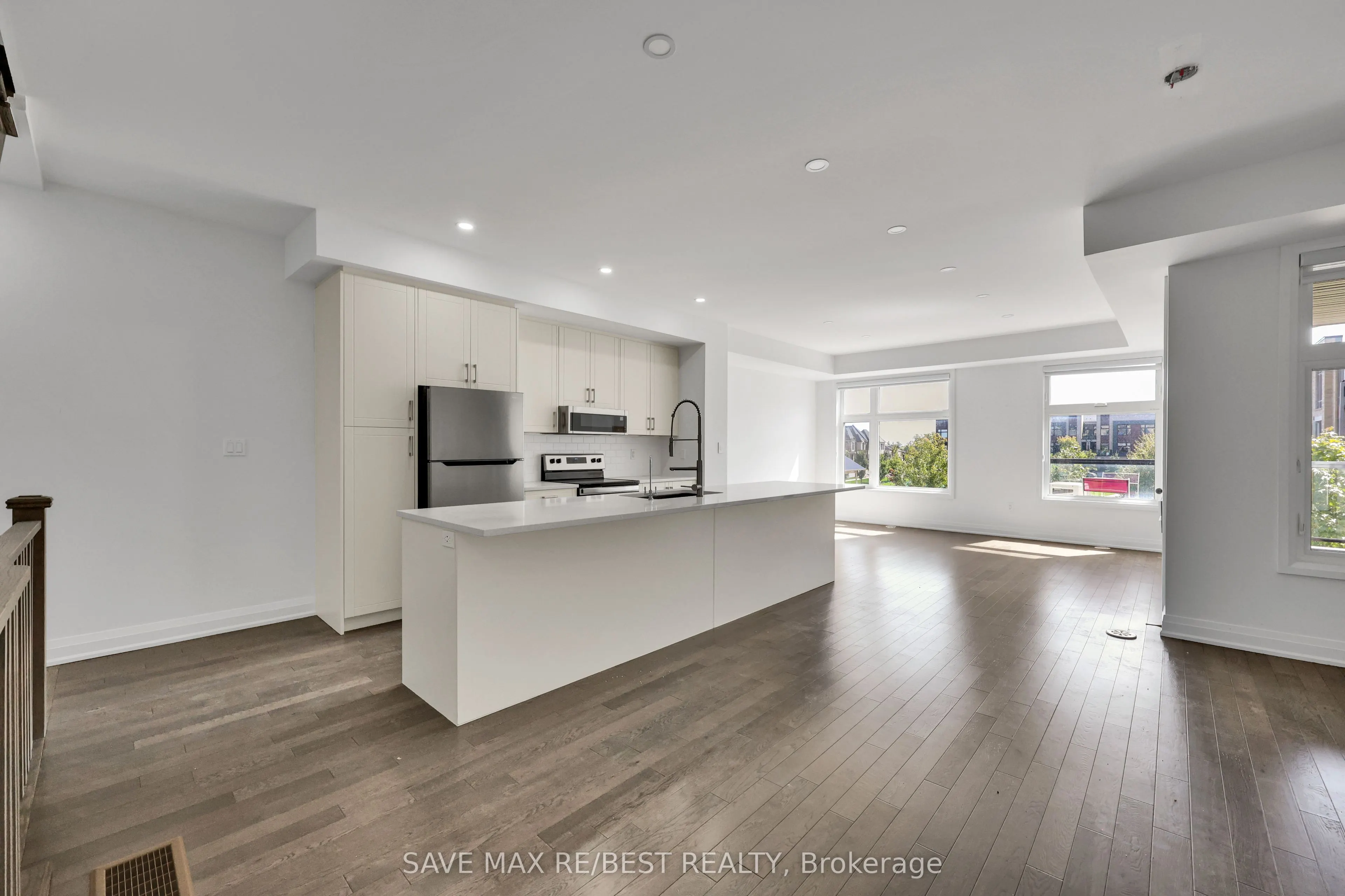 2536 Littlefield Crescent
