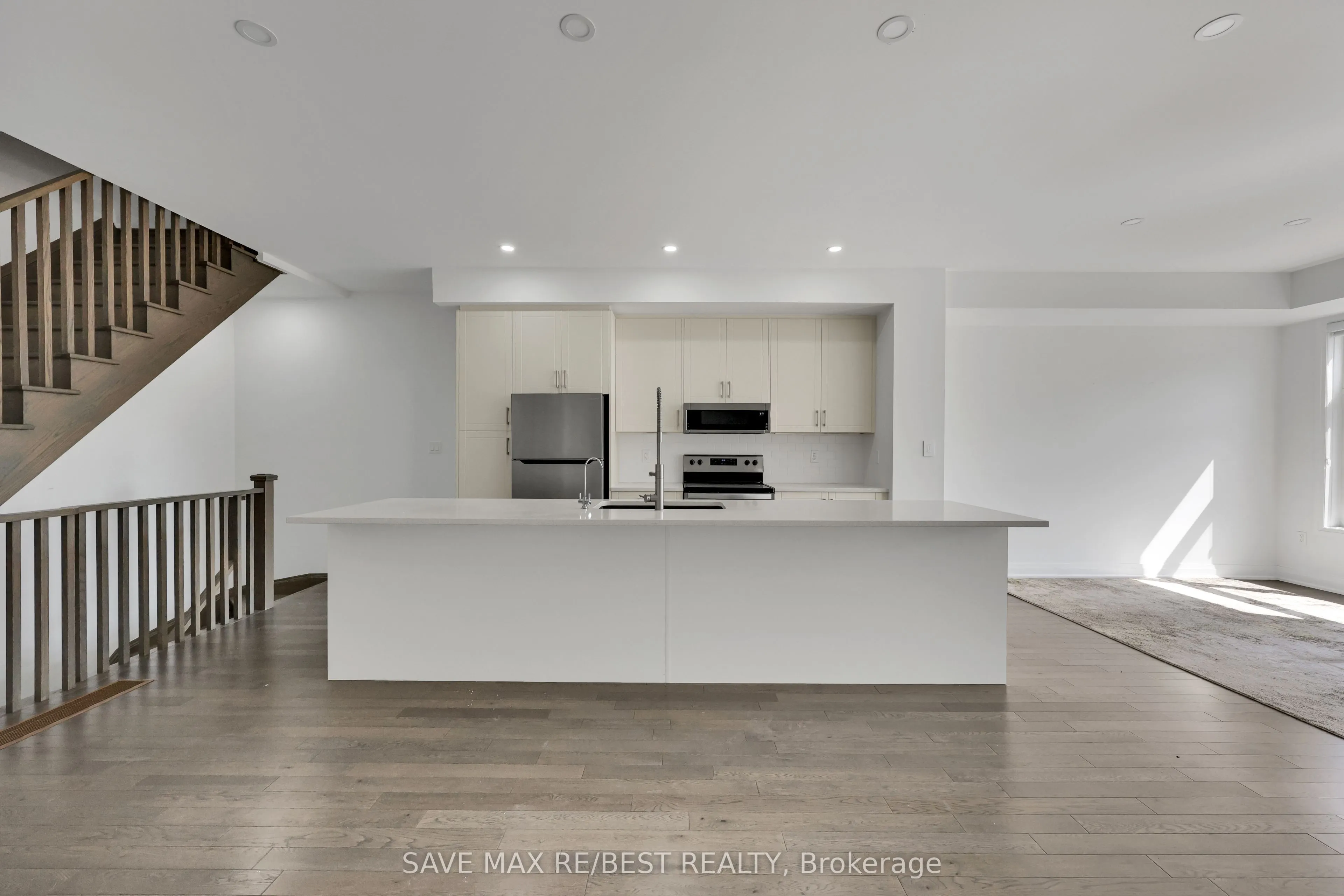 2536 Littlefield Crescent