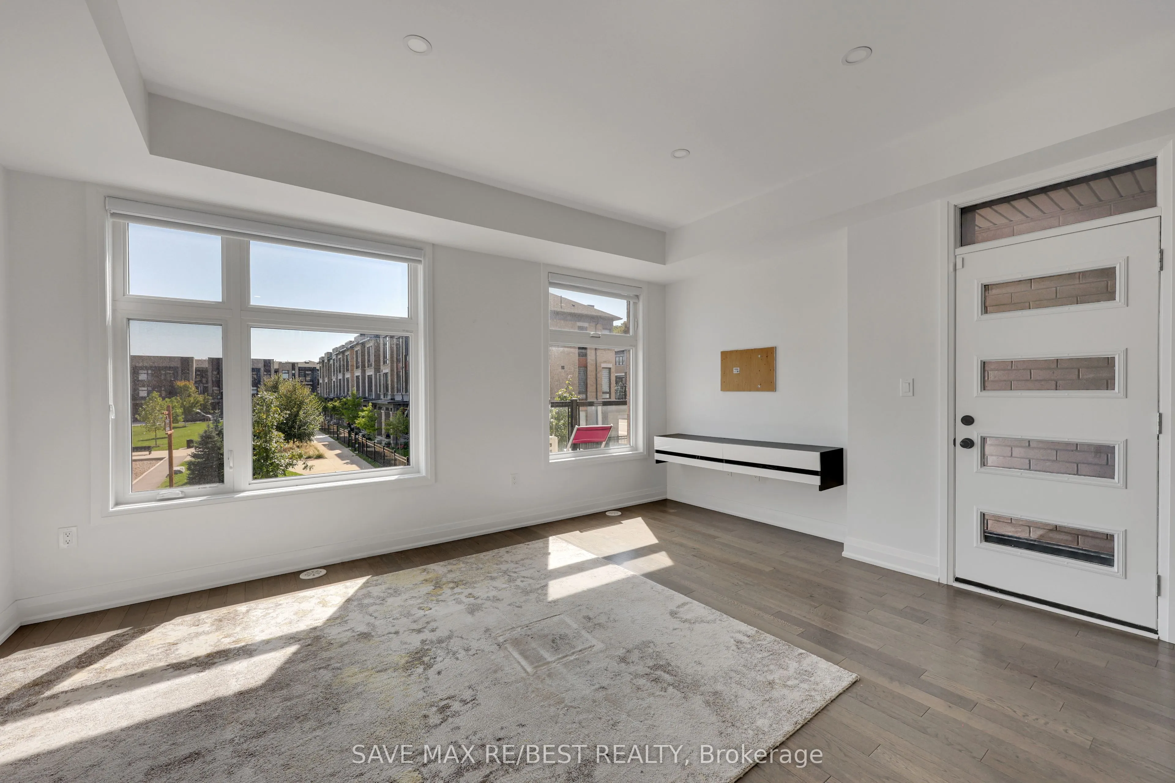 2536 Littlefield Crescent