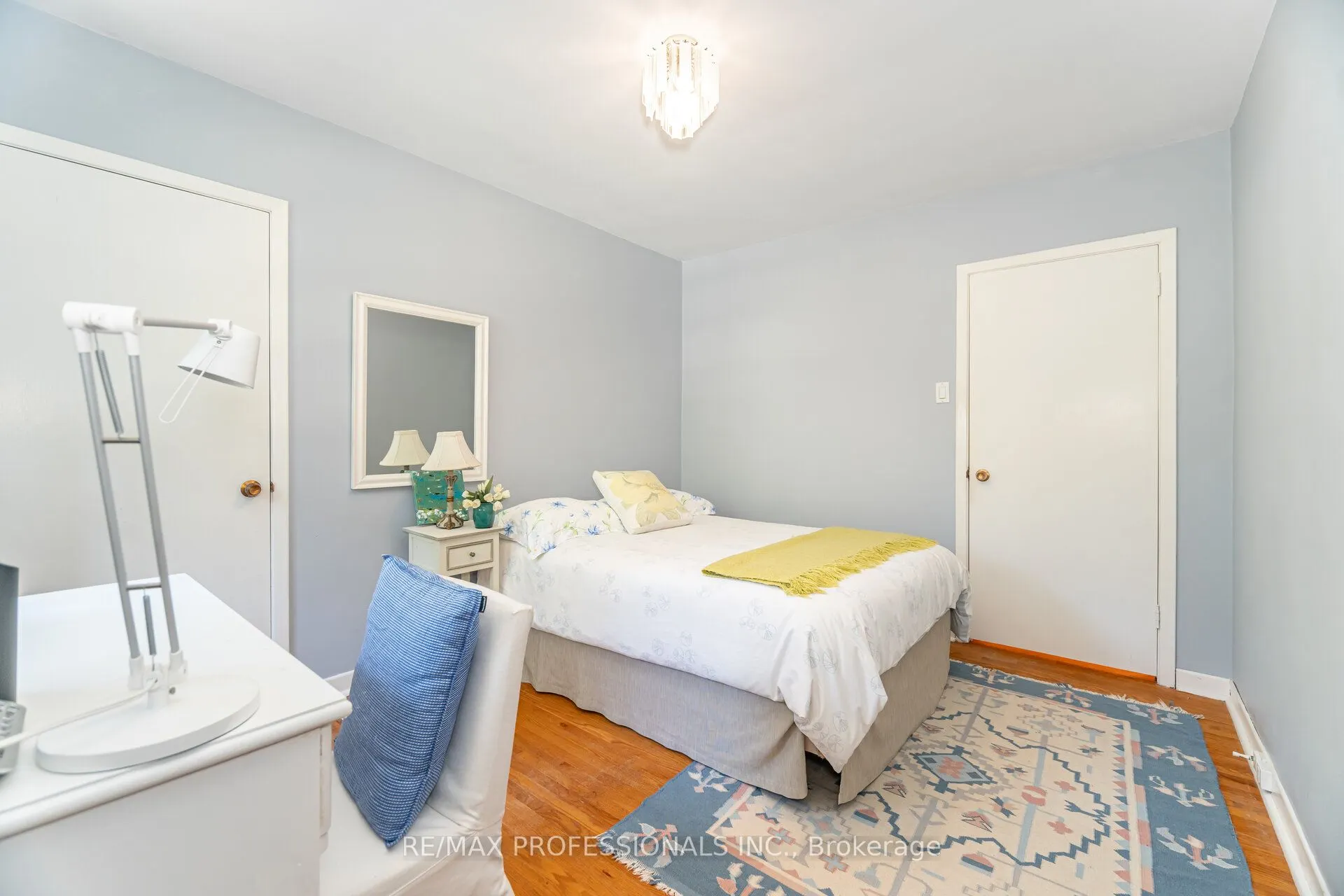 7 Queensborough Crescent
