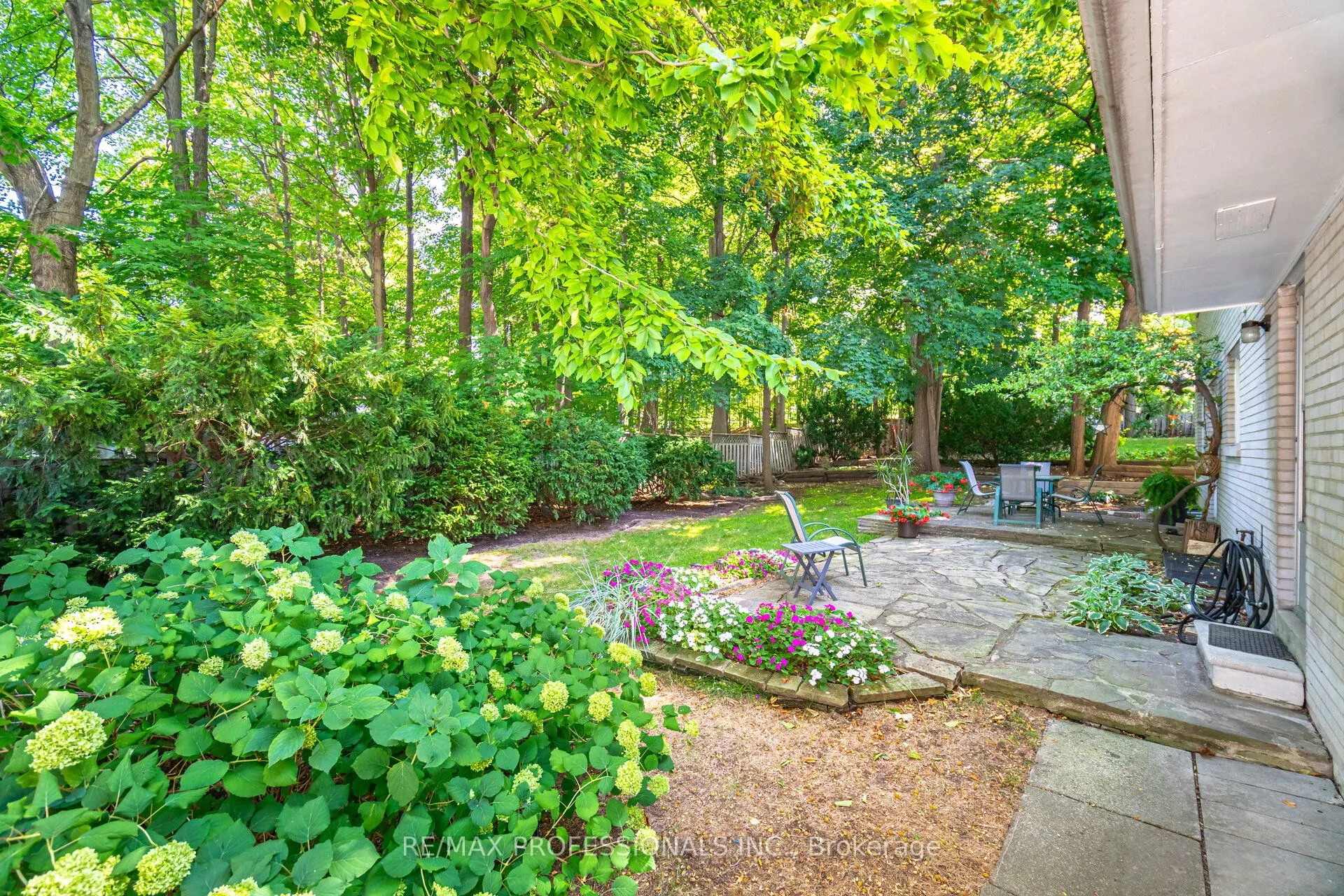 7 Queensborough Crescent
