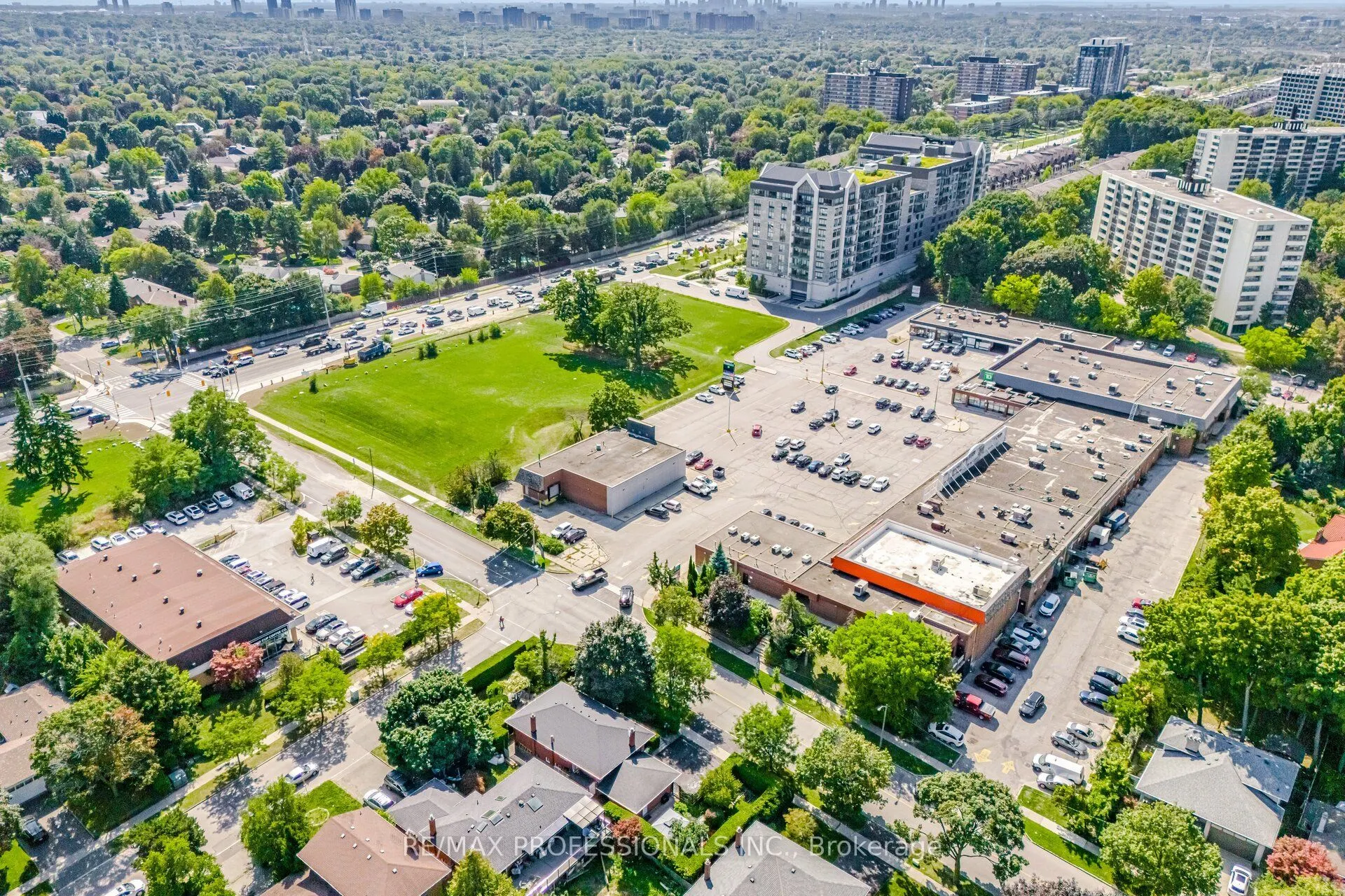7 Queensborough Crescent