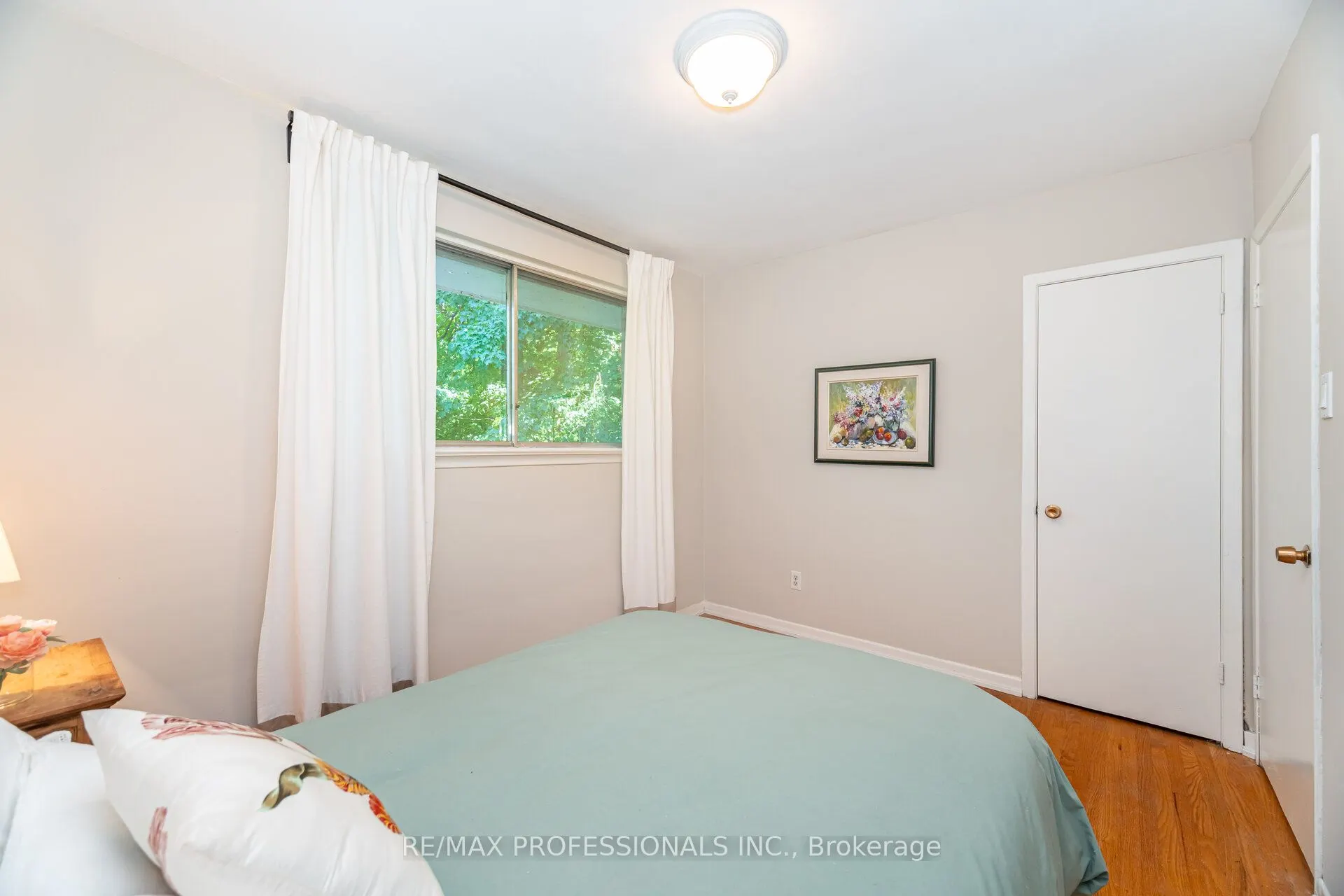 7 Queensborough Crescent