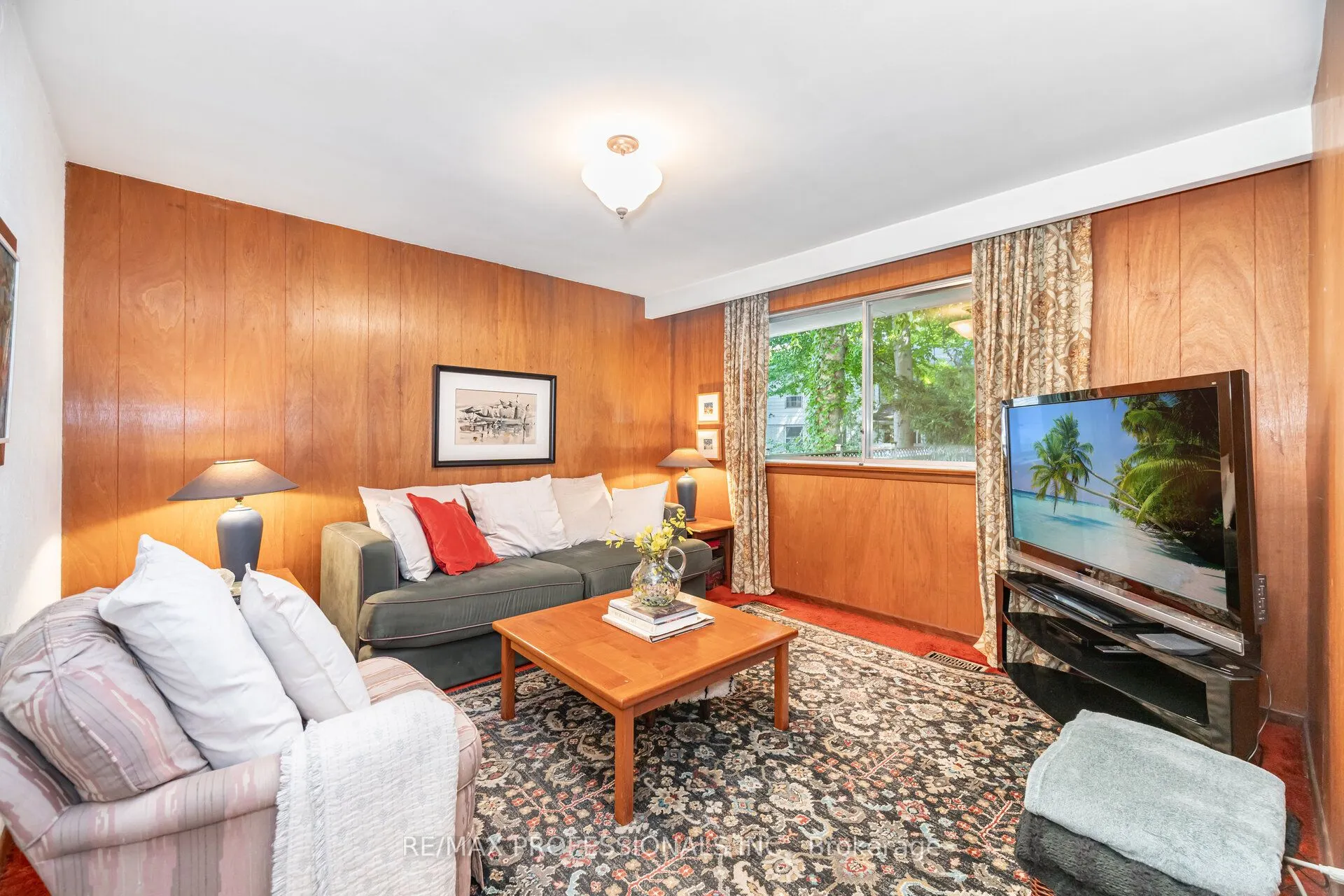 7 Queensborough Crescent