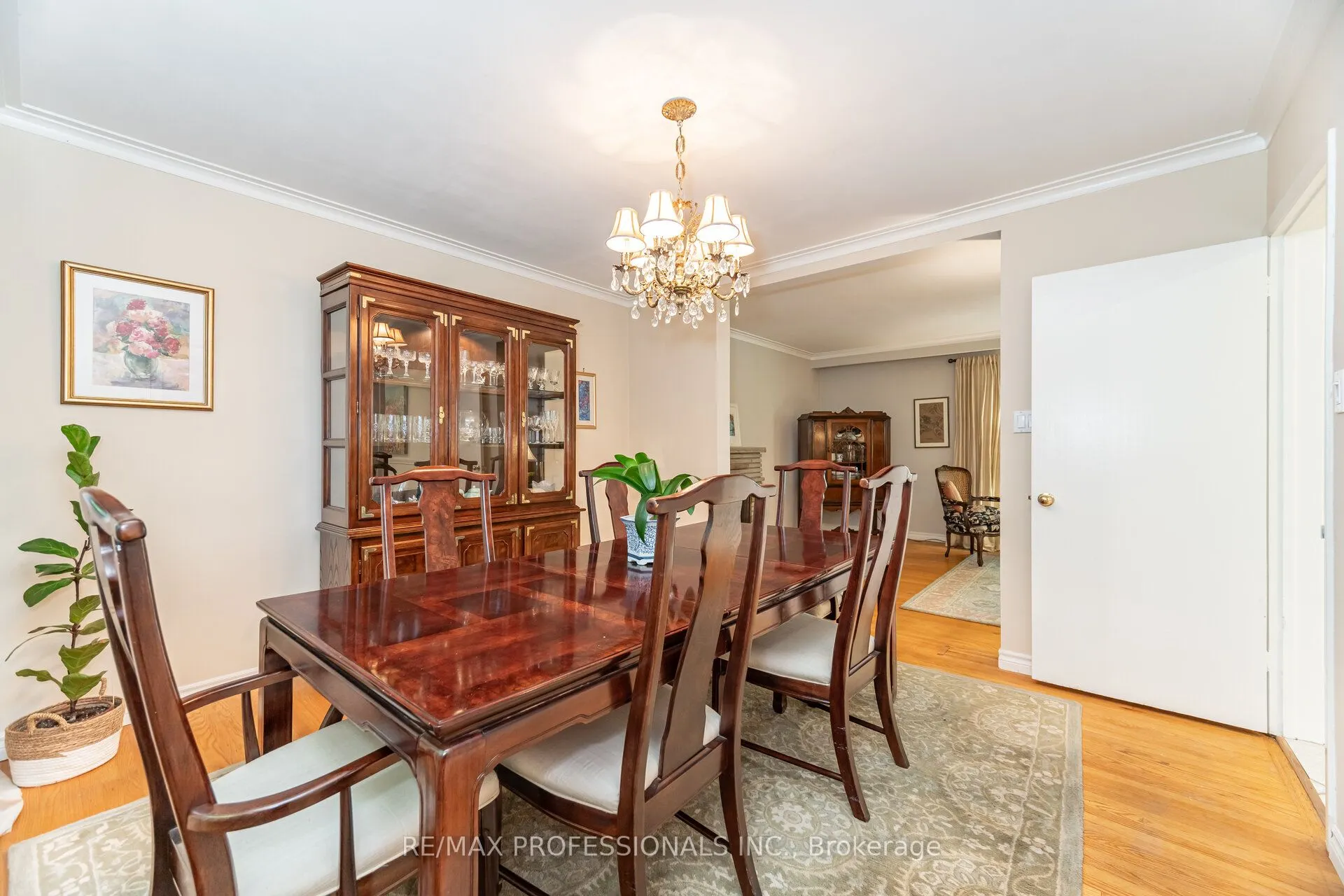7 Queensborough Crescent