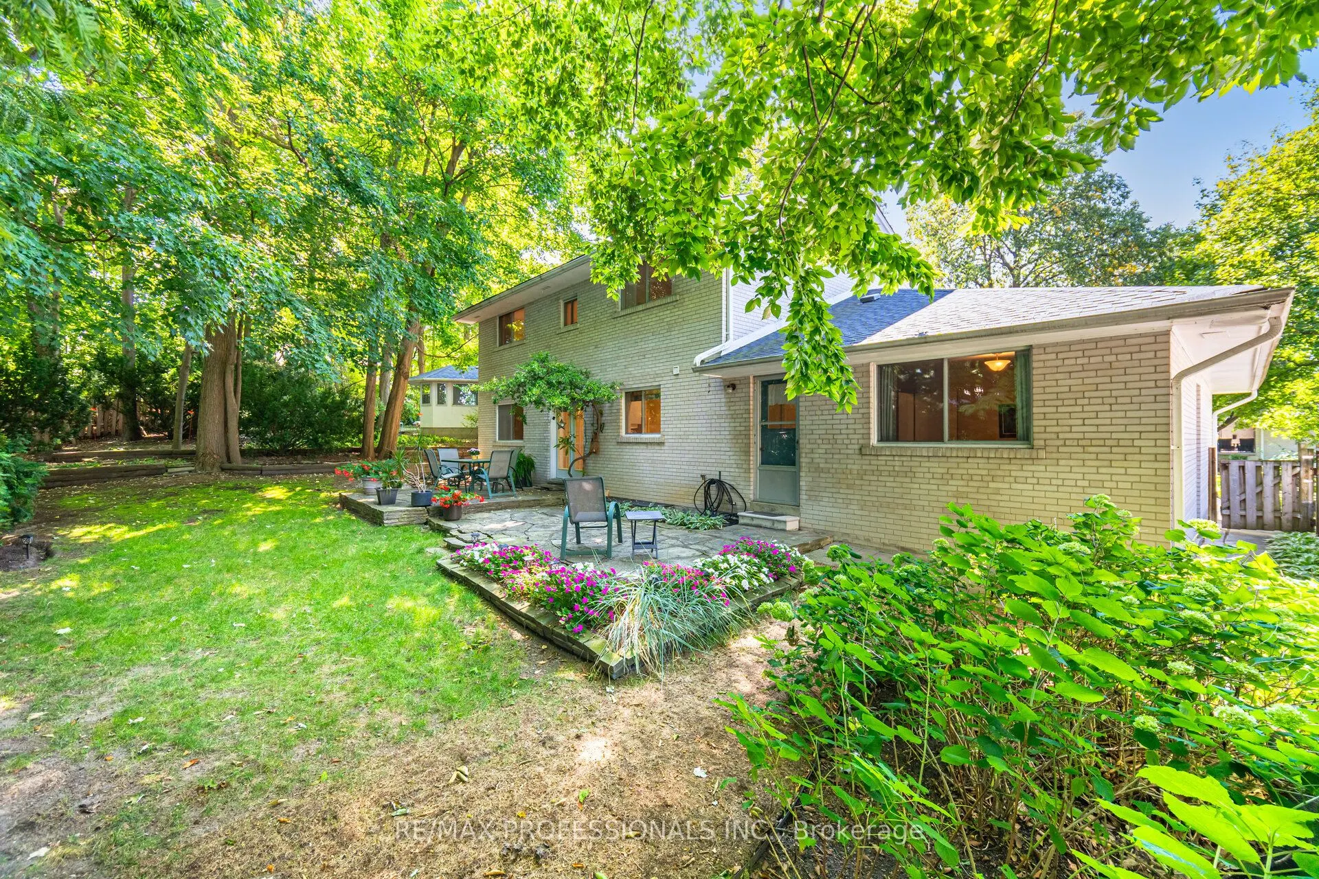 7 Queensborough Crescent