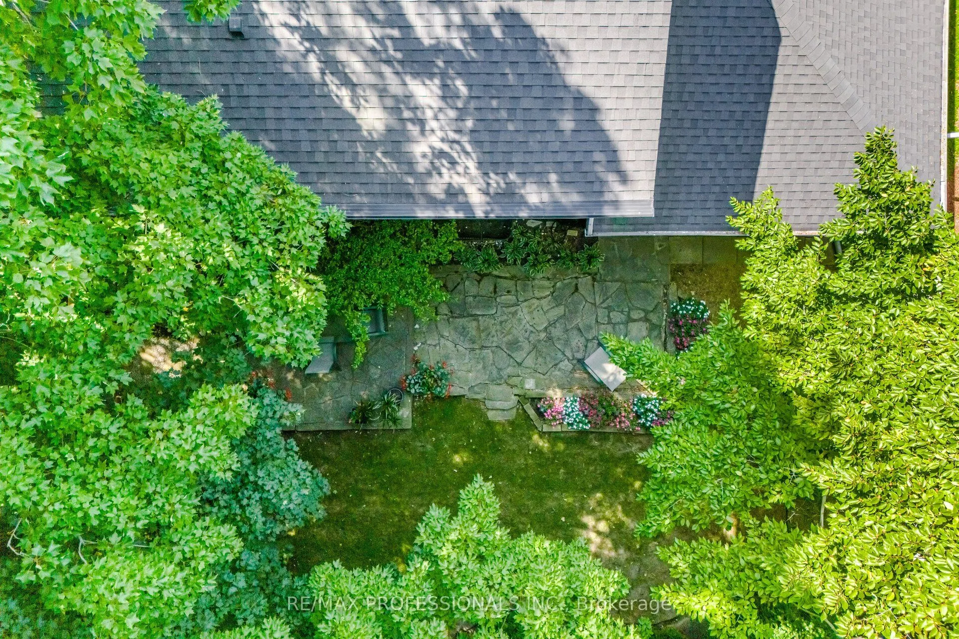 7 Queensborough Crescent