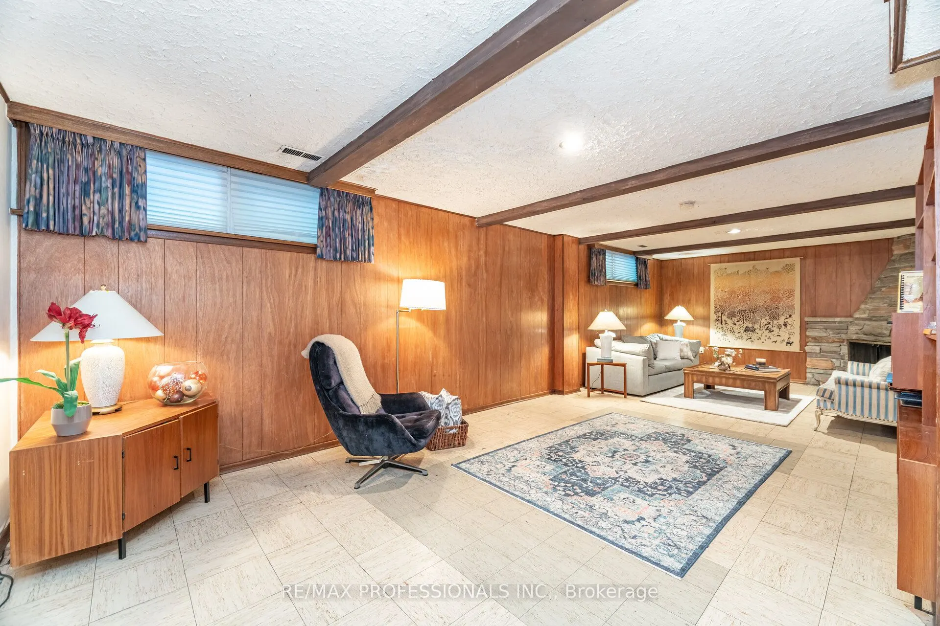 7 Queensborough Crescent